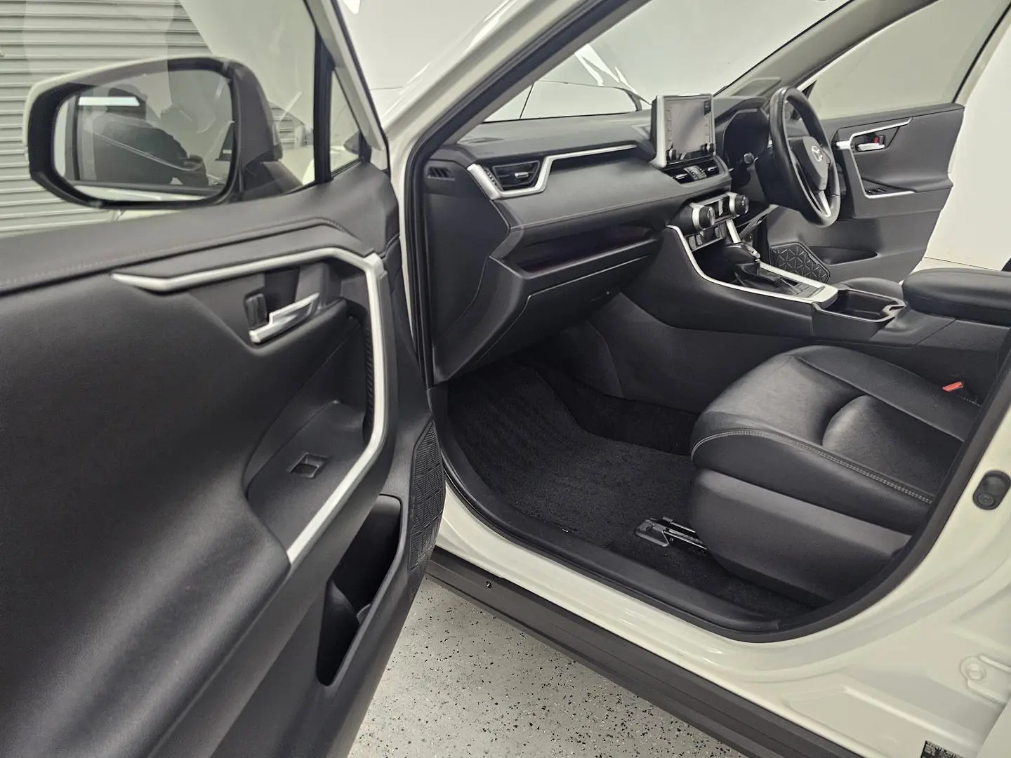 2021 Toyota RAV4 Gallery Image 11