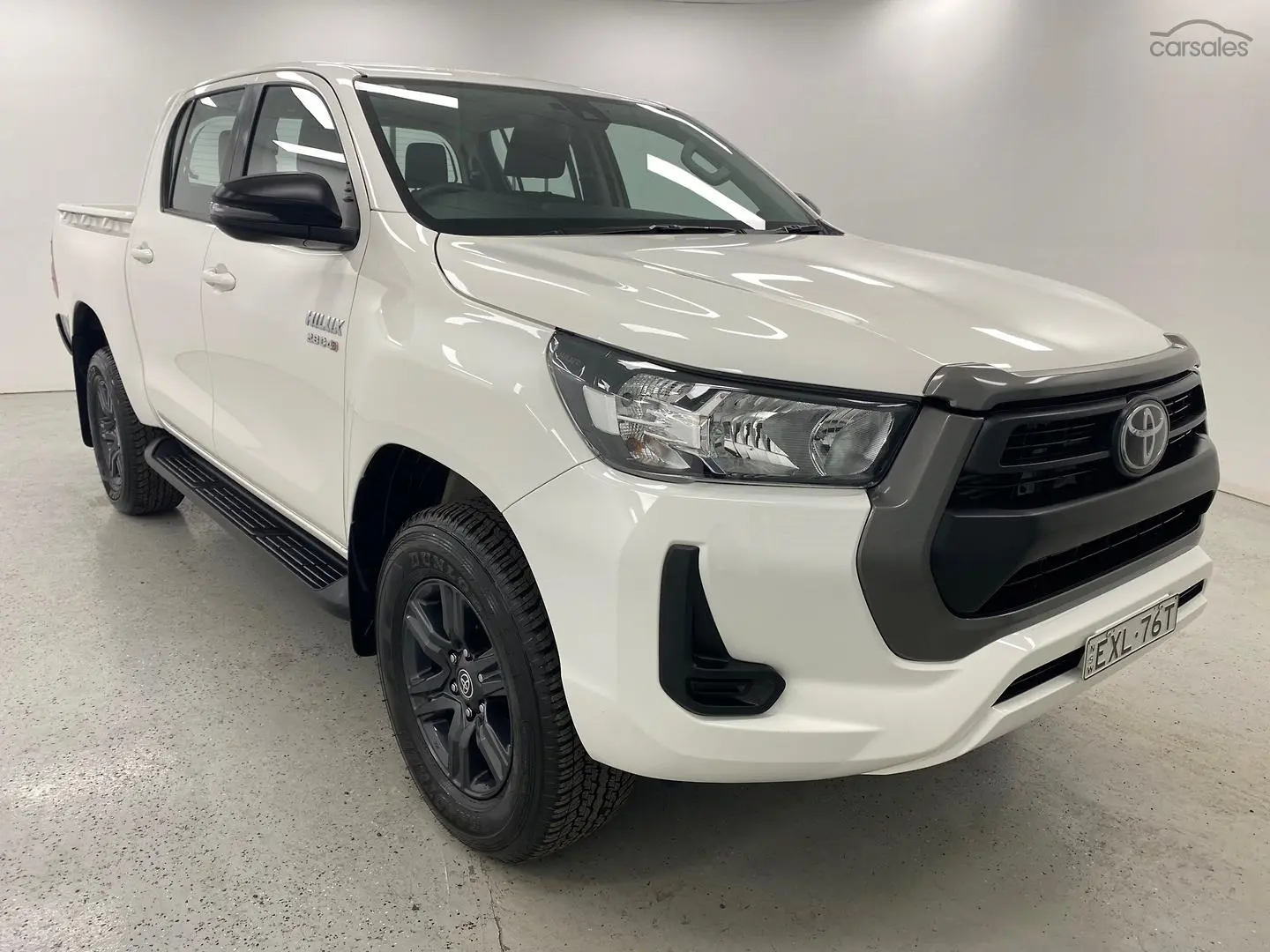 2023 Toyota Hilux Image 1