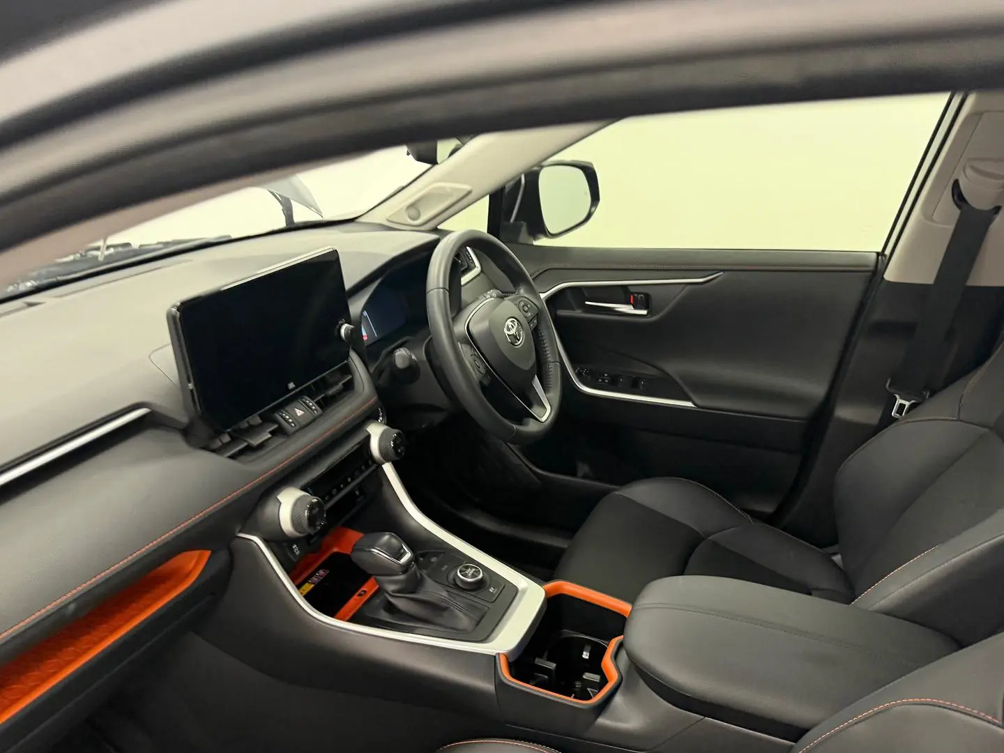 2024 Toyota RAV4 Gallery Image 26