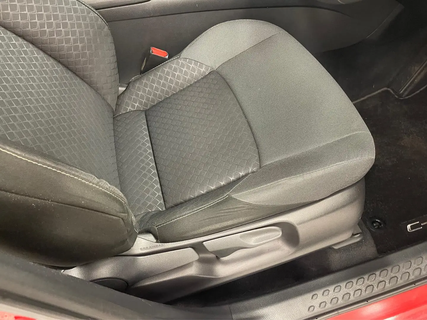 2020 Toyota C-HR Gallery Image 21