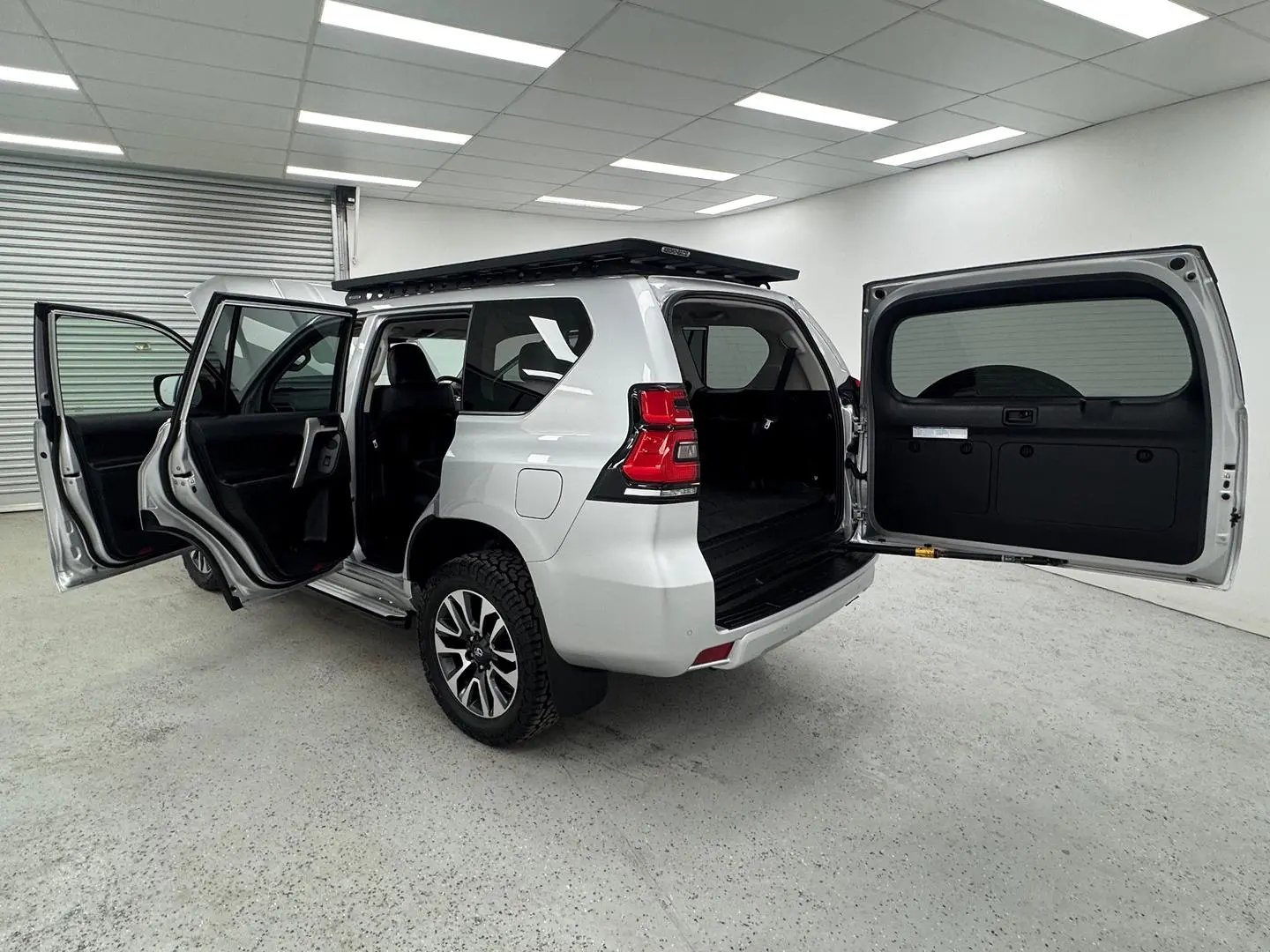2021 Toyota Landcruiser Prado Gallery Image 10