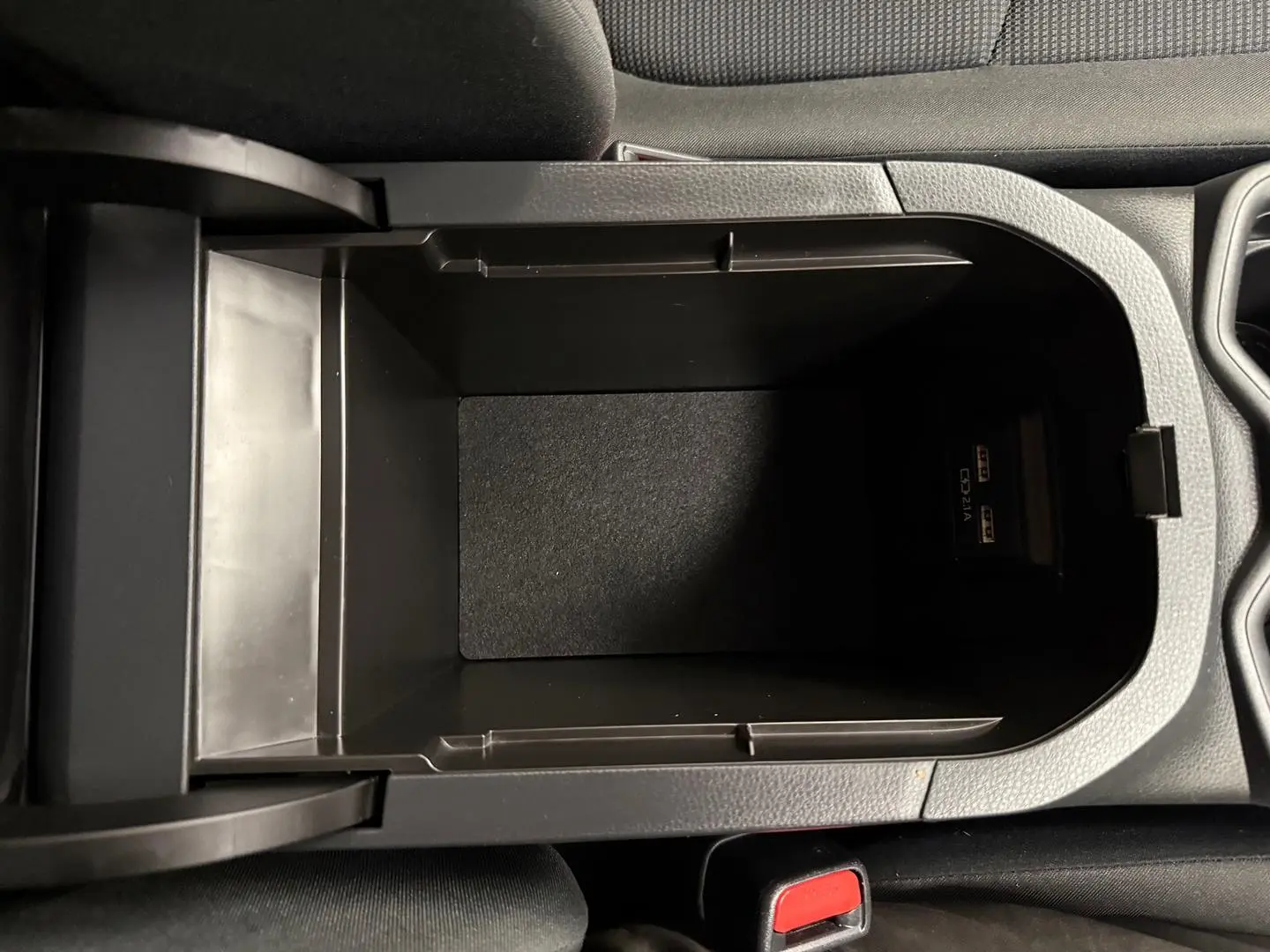 2021 Toyota RAV4 Gallery Image 31