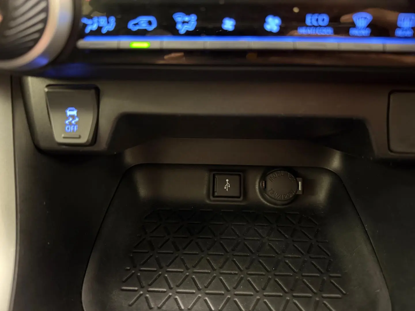 2022 Toyota RAV4 Gallery Image 32