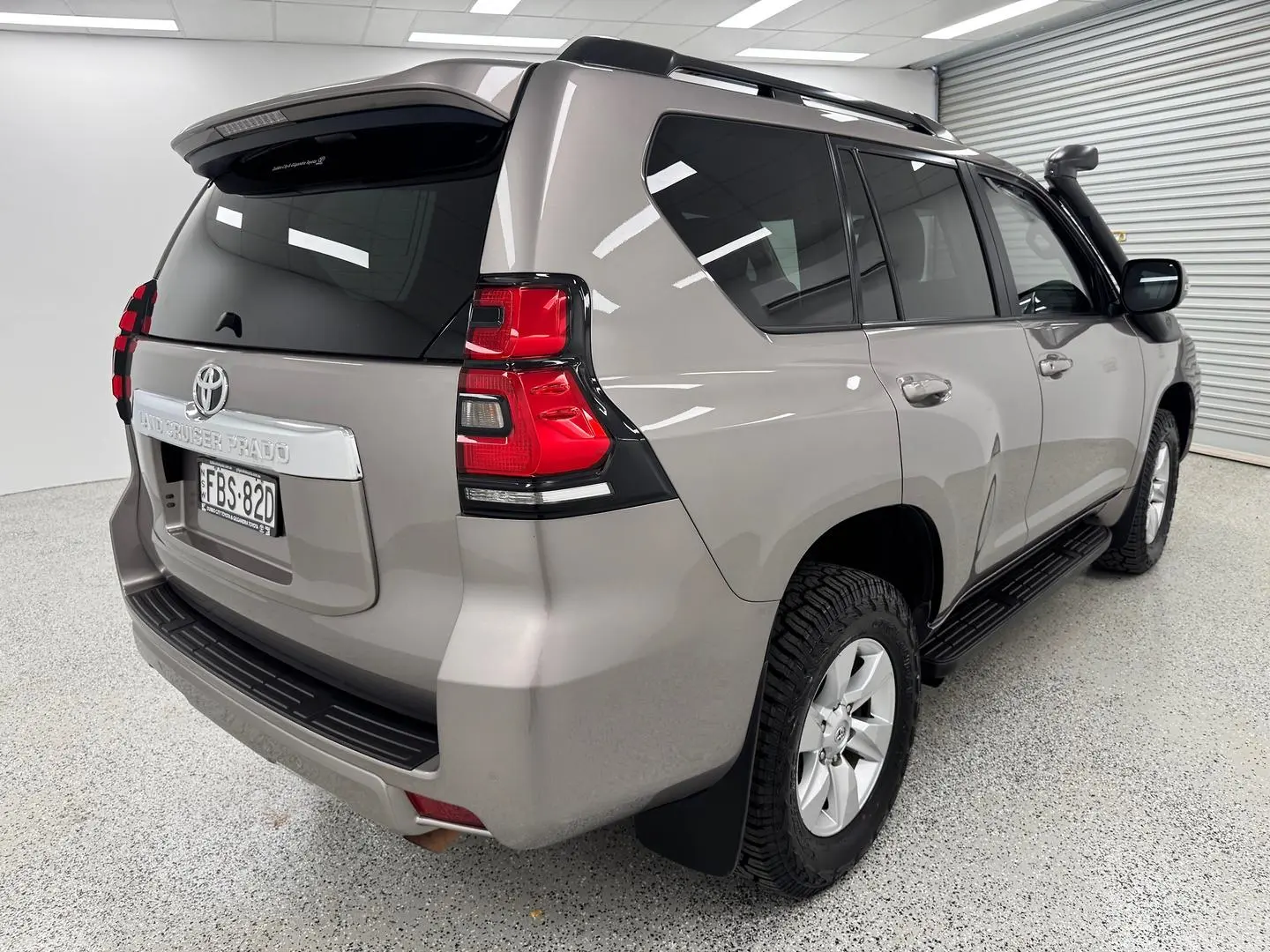 2023 Toyota Landcruiser Prado Gallery Image 3