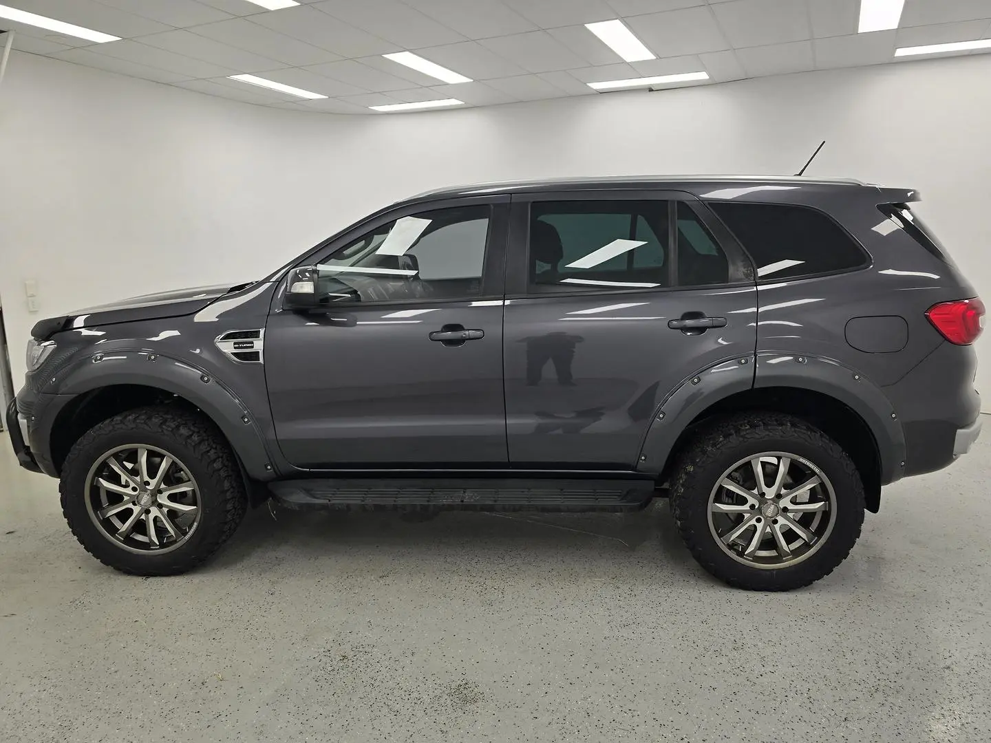 2019 Ford Everest Gallery Image 6