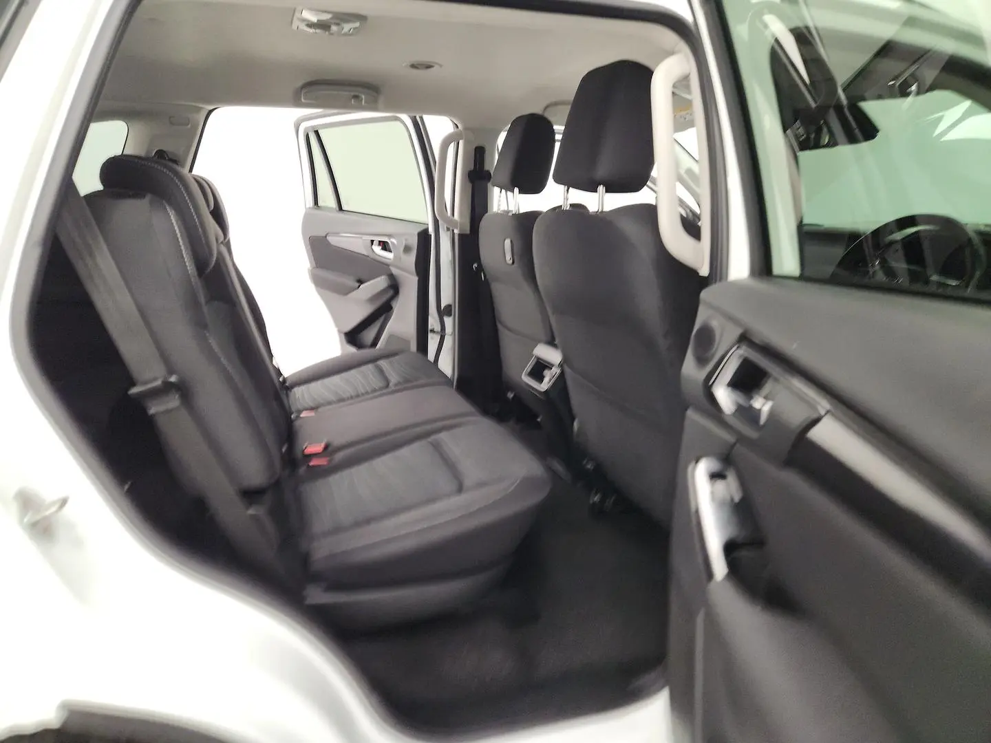 2023 Isuzu MU-X Gallery Image 22