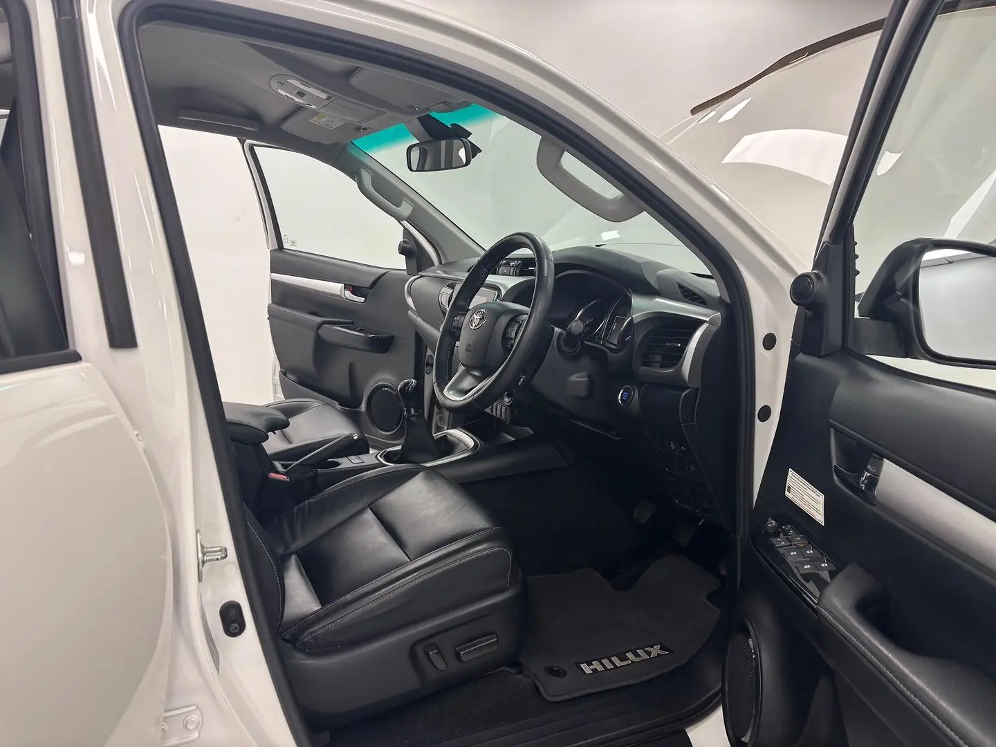 2021 Toyota Hilux Gallery Image 23