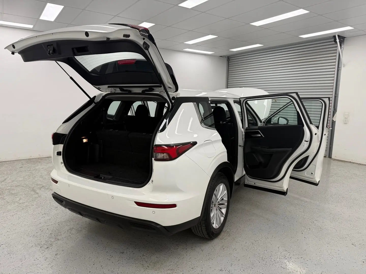 2022 Mitsubishi Outlander Gallery Image 17