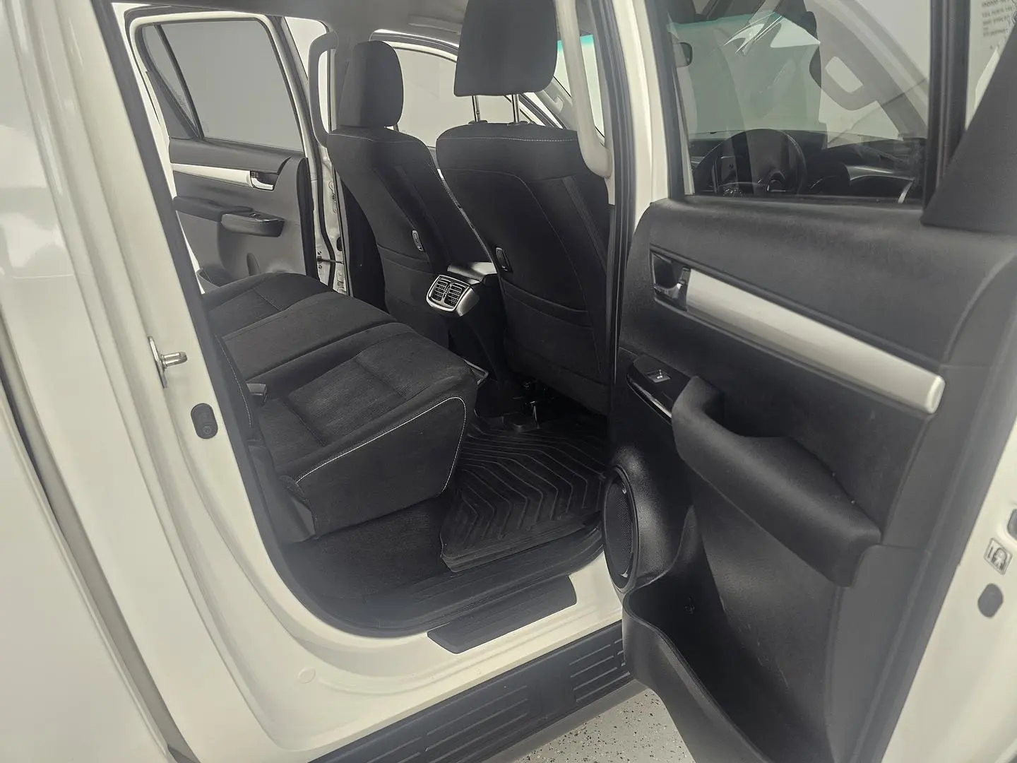 2021 Toyota Hilux Gallery Image 19