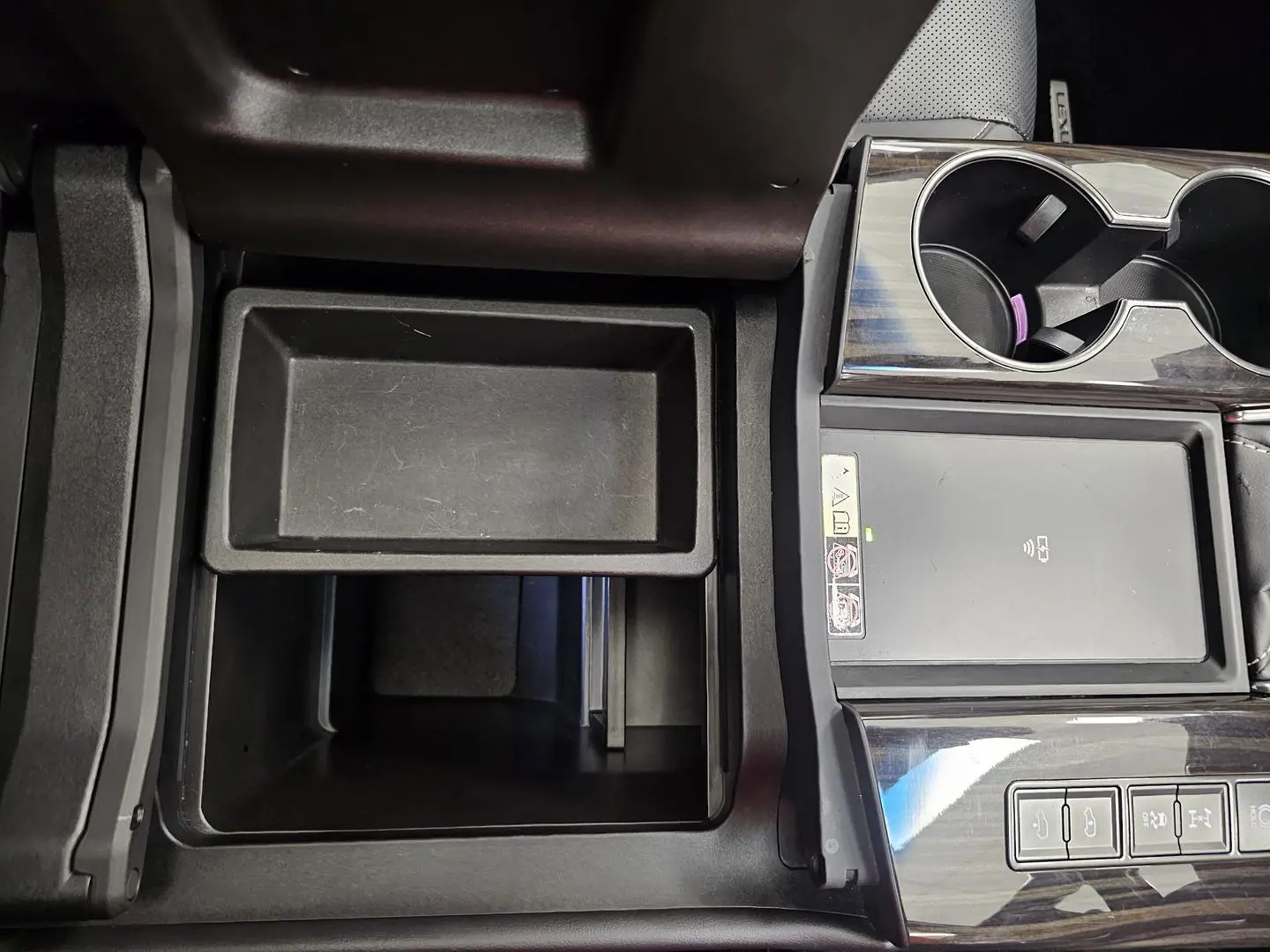 2023 Lexus LX Gallery Image 39