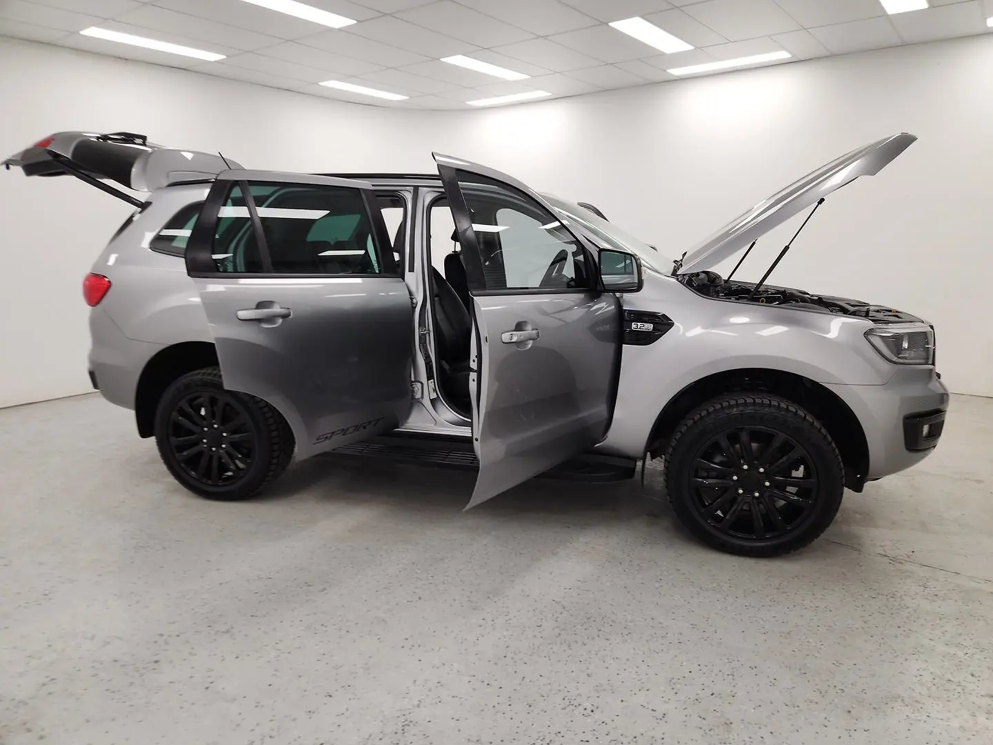 2021 Ford Everest Gallery Image 9