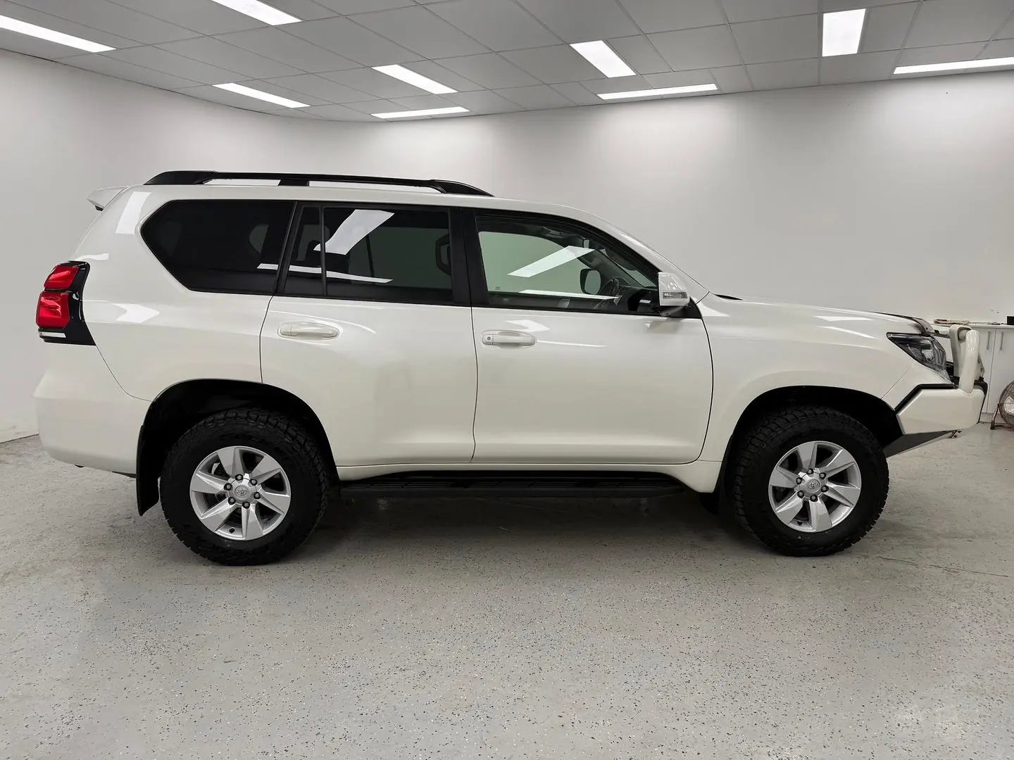 2021 Toyota Landcruiser Prado Gallery Image 2