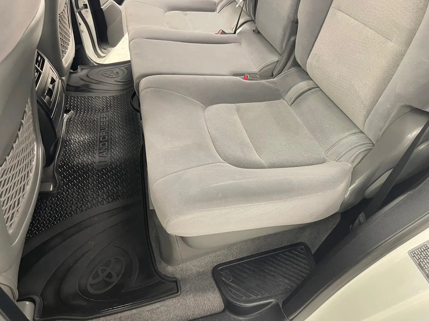 2010 Toyota Landcruiser Gallery Image 18