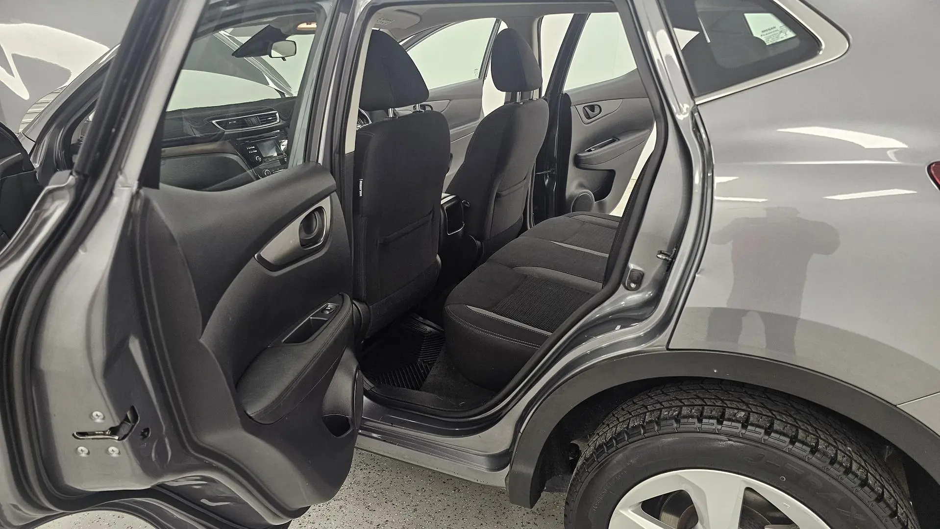 2018 Nissan QASHQAI Gallery Image 13