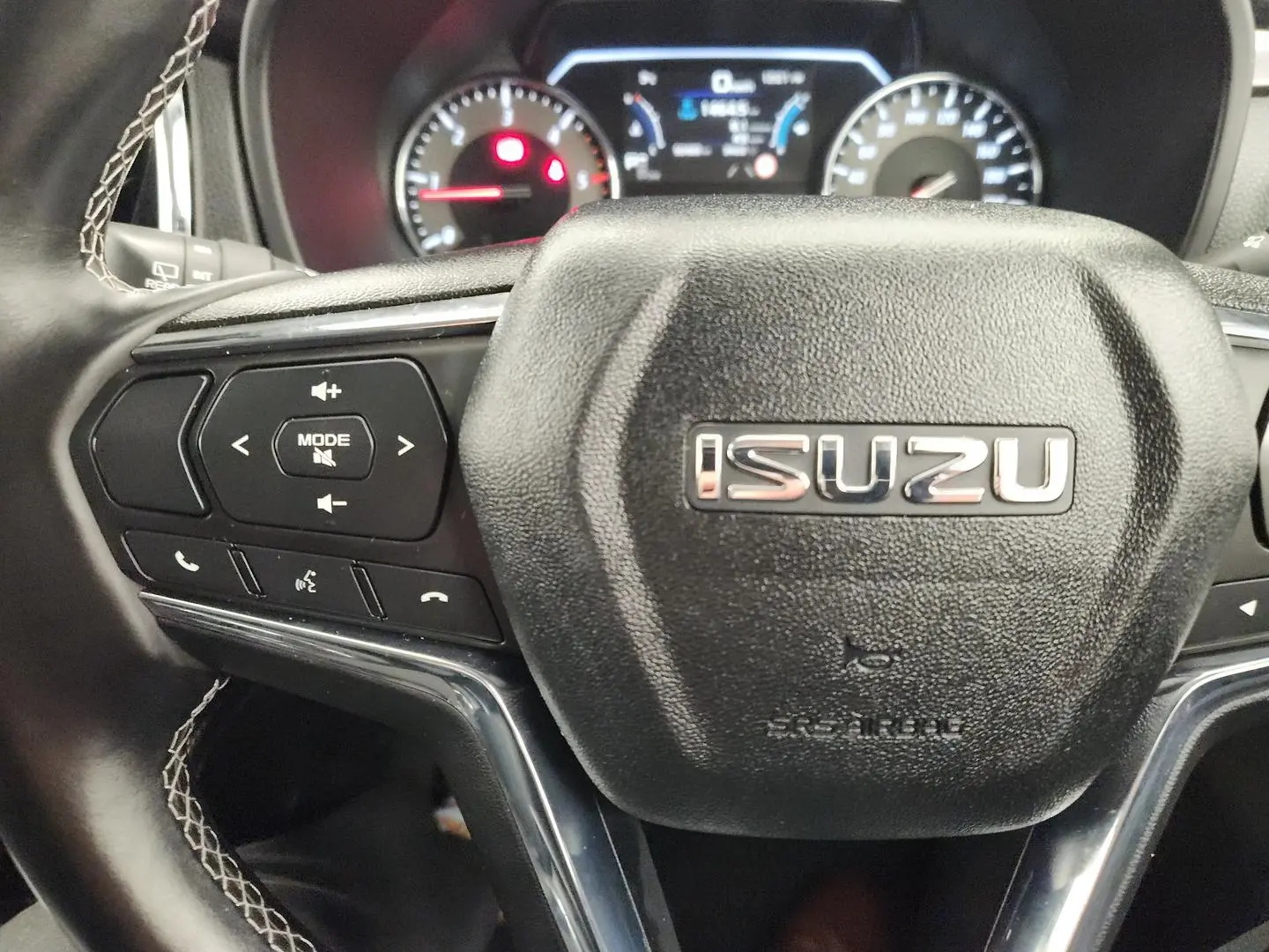 2023 Isuzu MU-X Gallery Image 29