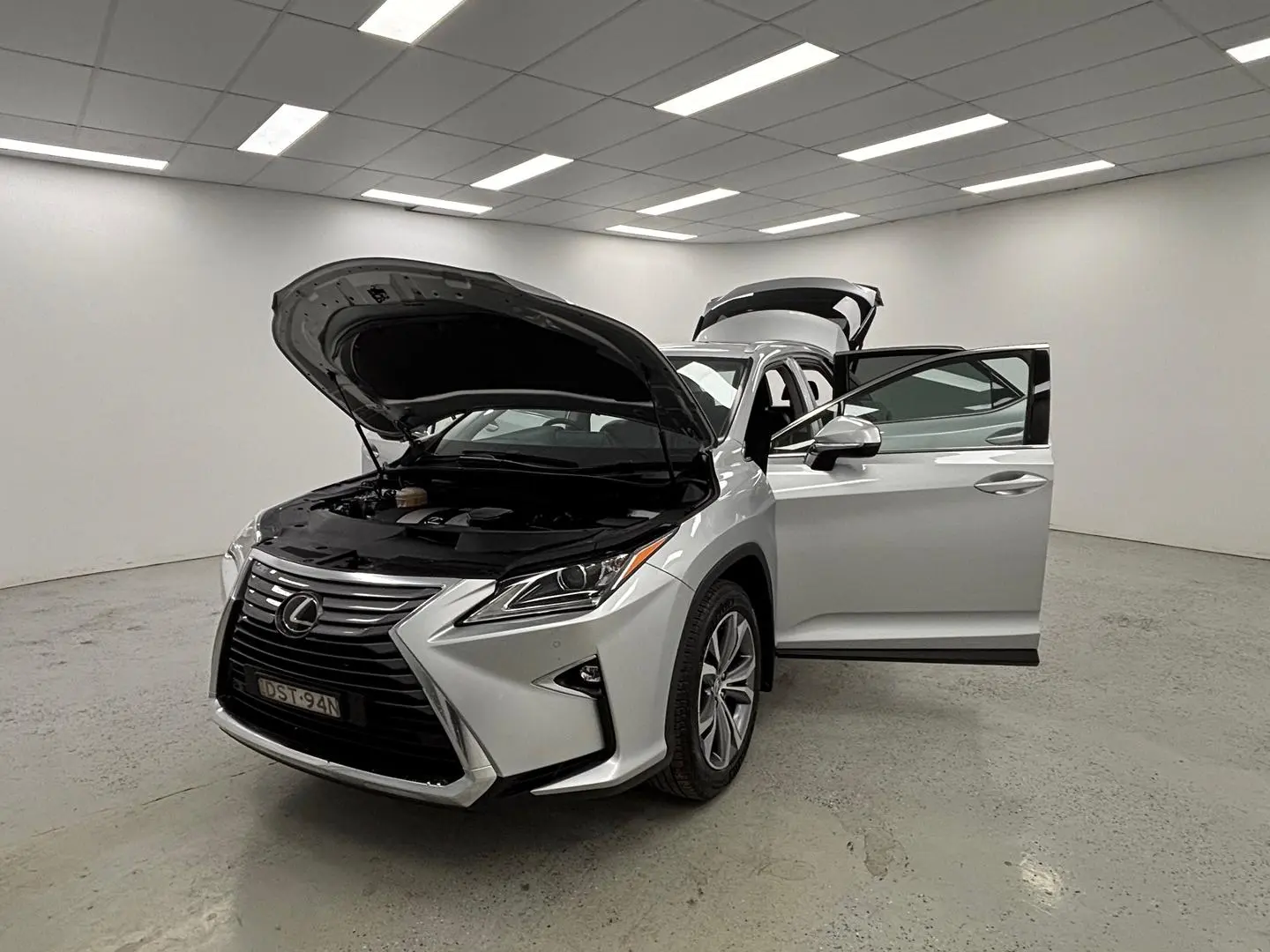2017 Lexus RX Gallery Image 14