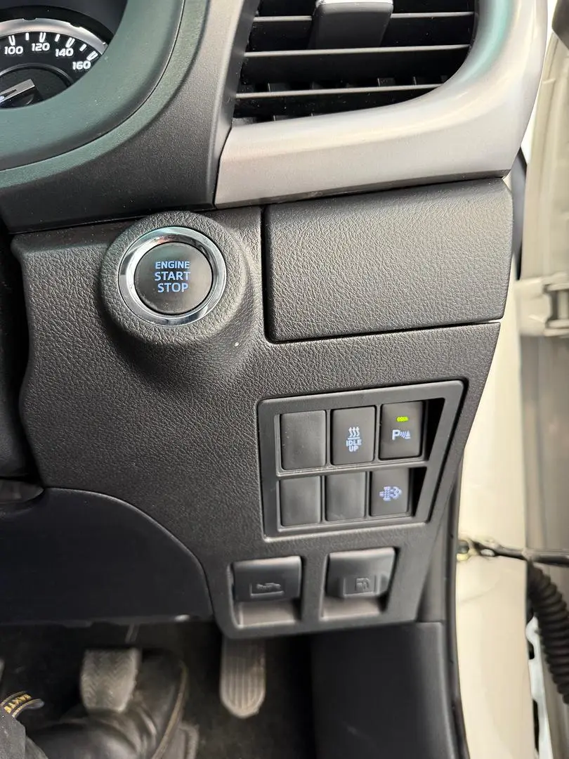 2021 Toyota Hilux Gallery Image 30