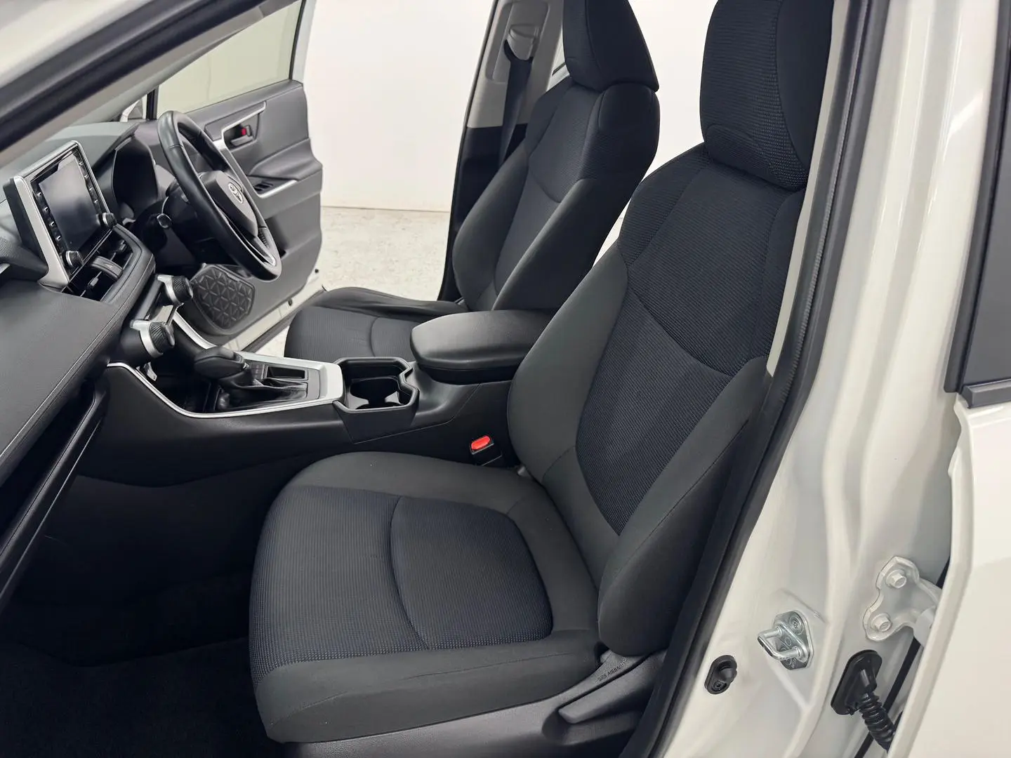 2021 Toyota RAV4 Gallery Image 27