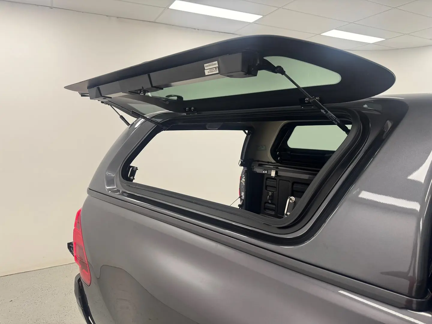 2025 Toyota Hilux Gallery Image 28