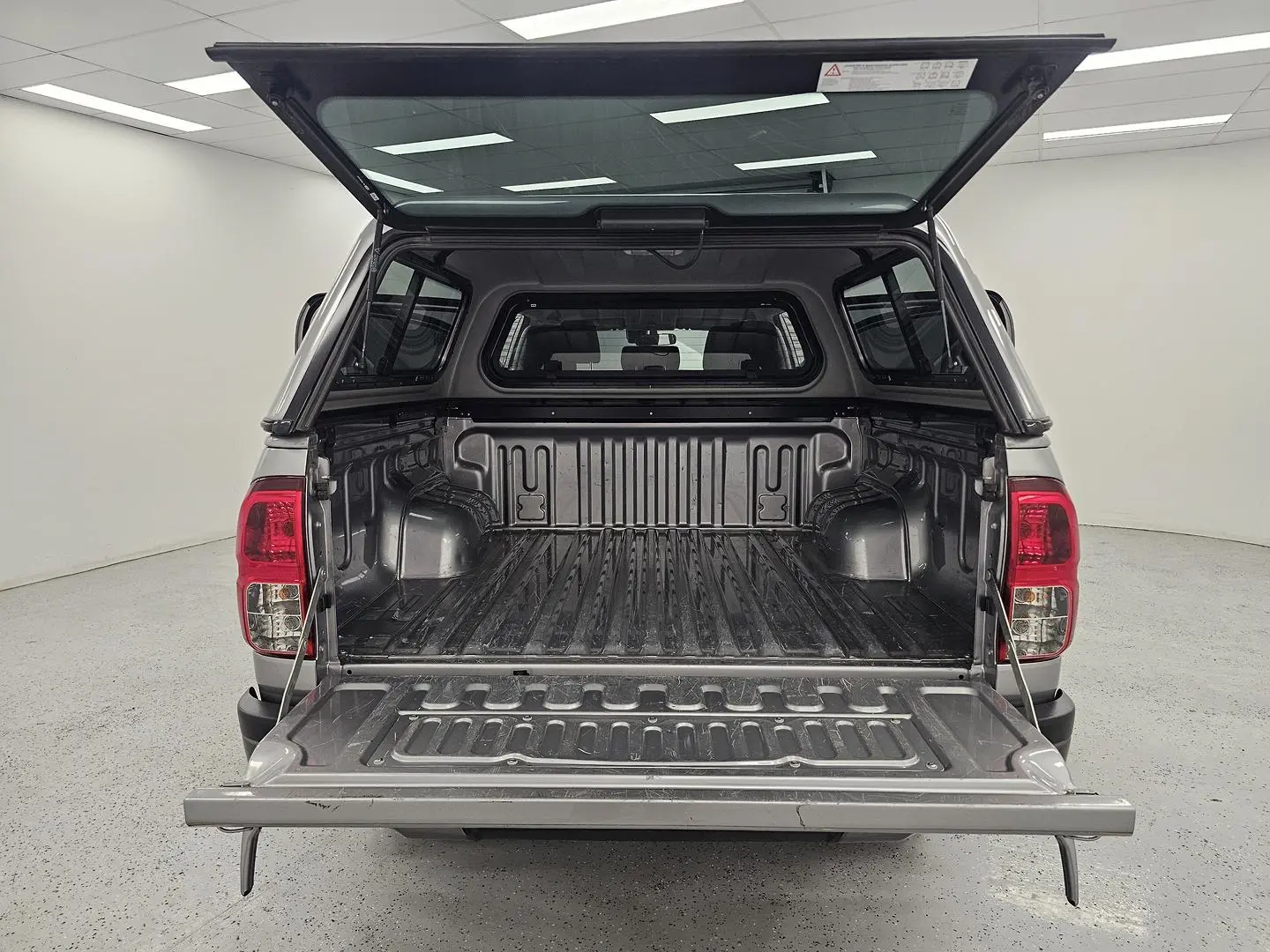 2022 Toyota Hilux Gallery Image 17