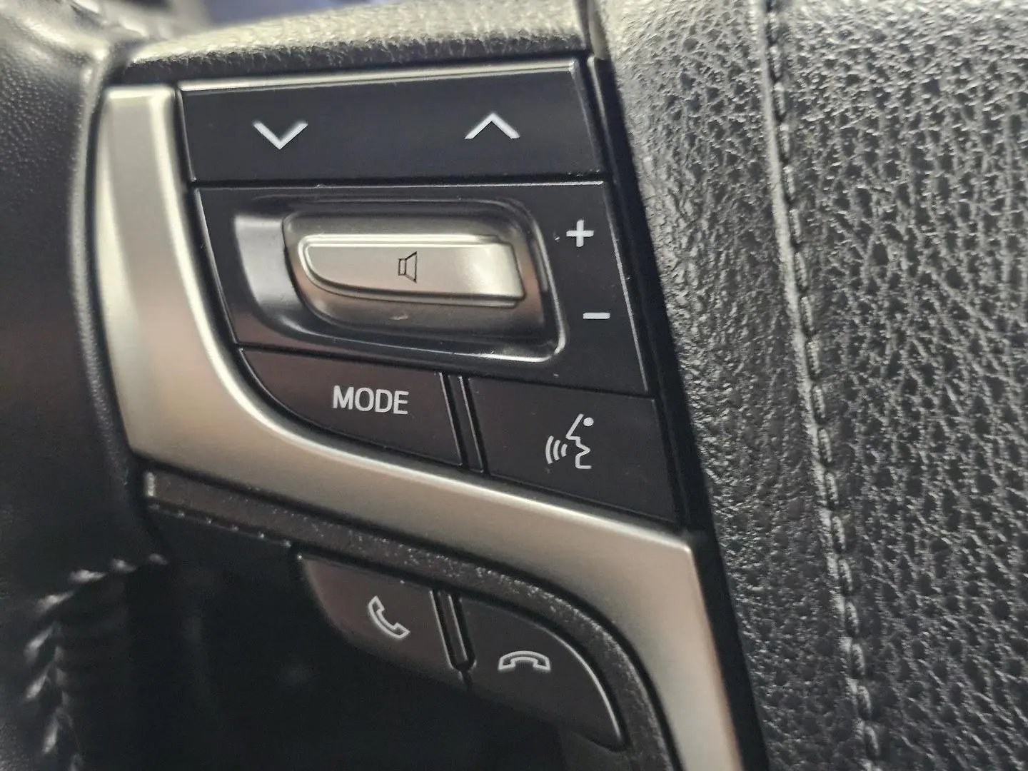 2023 Toyota Landcruiser Prado Gallery Image 34