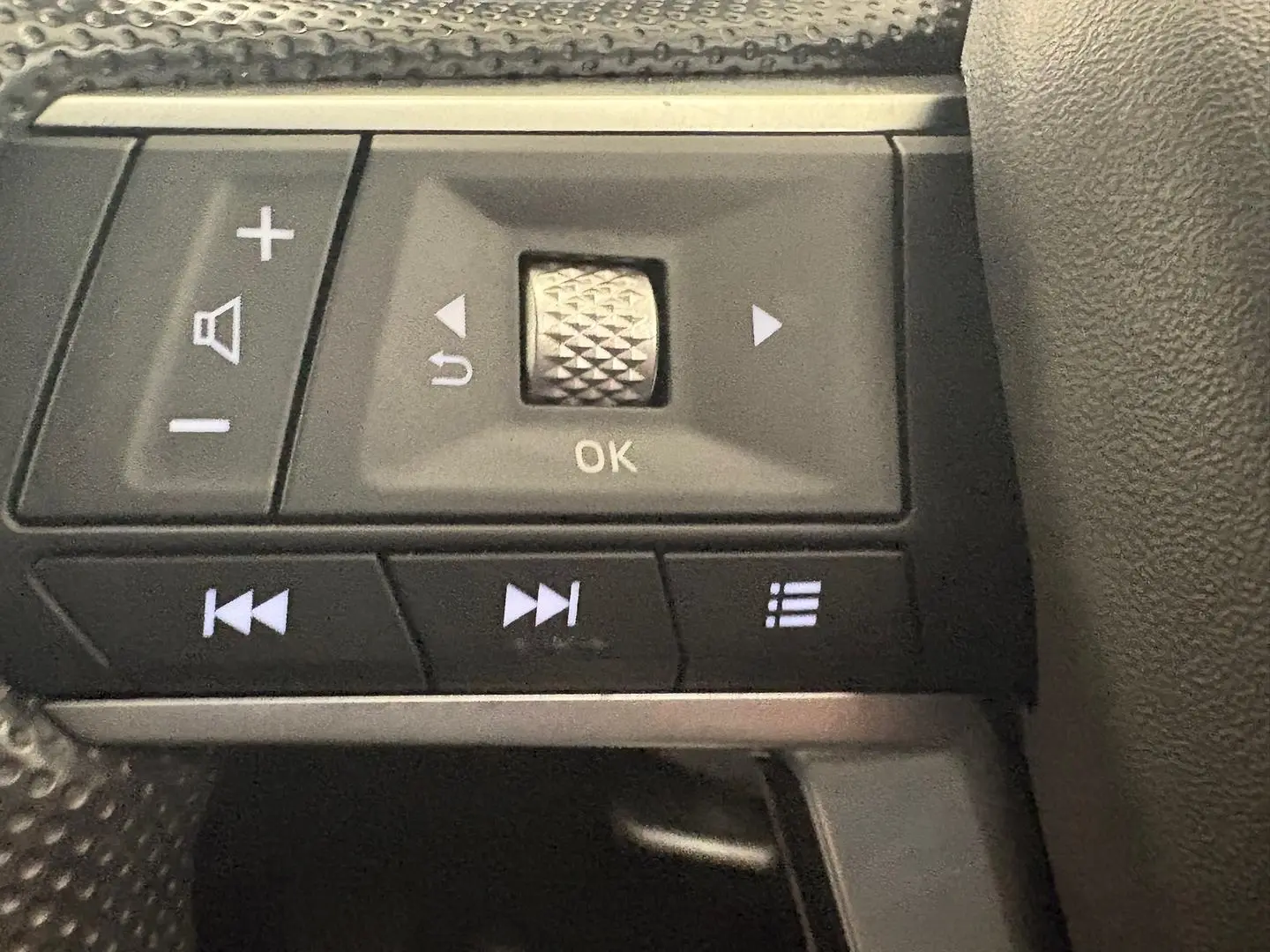 2022 Mitsubishi Outlander Gallery Image 29