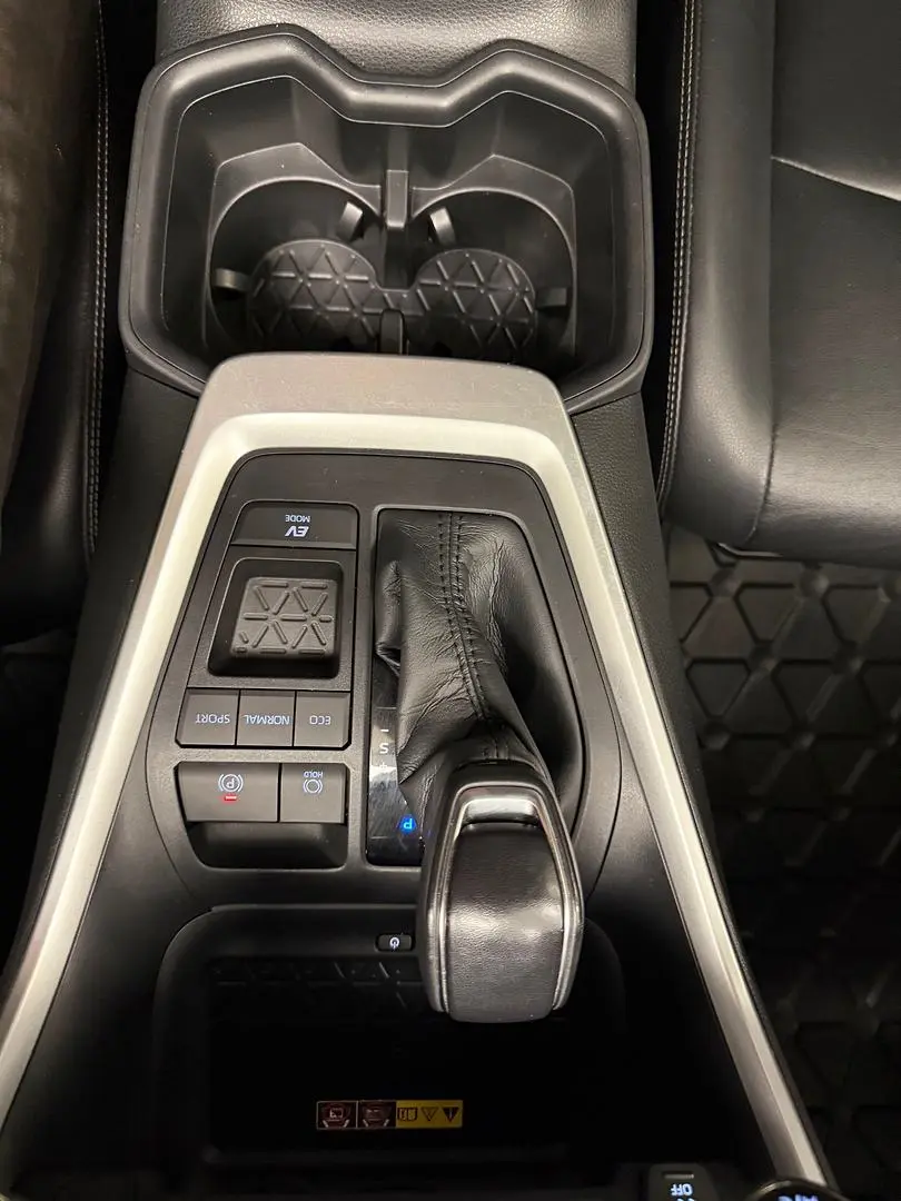 2023 Toyota RAV4 Gallery Image 32