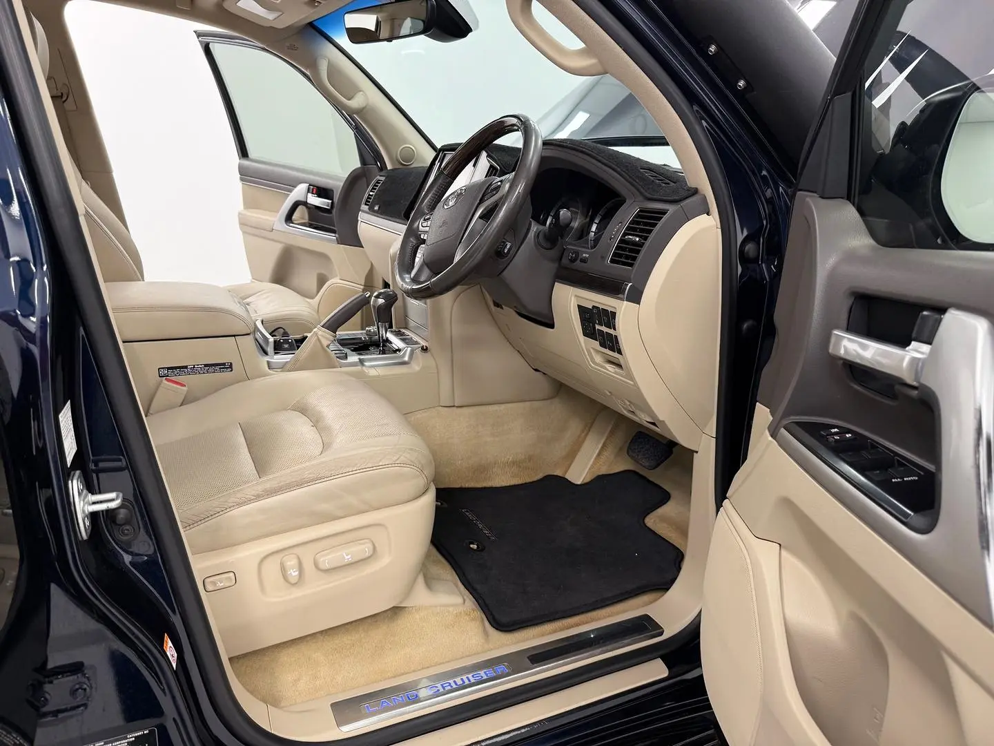2018 Toyota Landcruiser Gallery Image 24