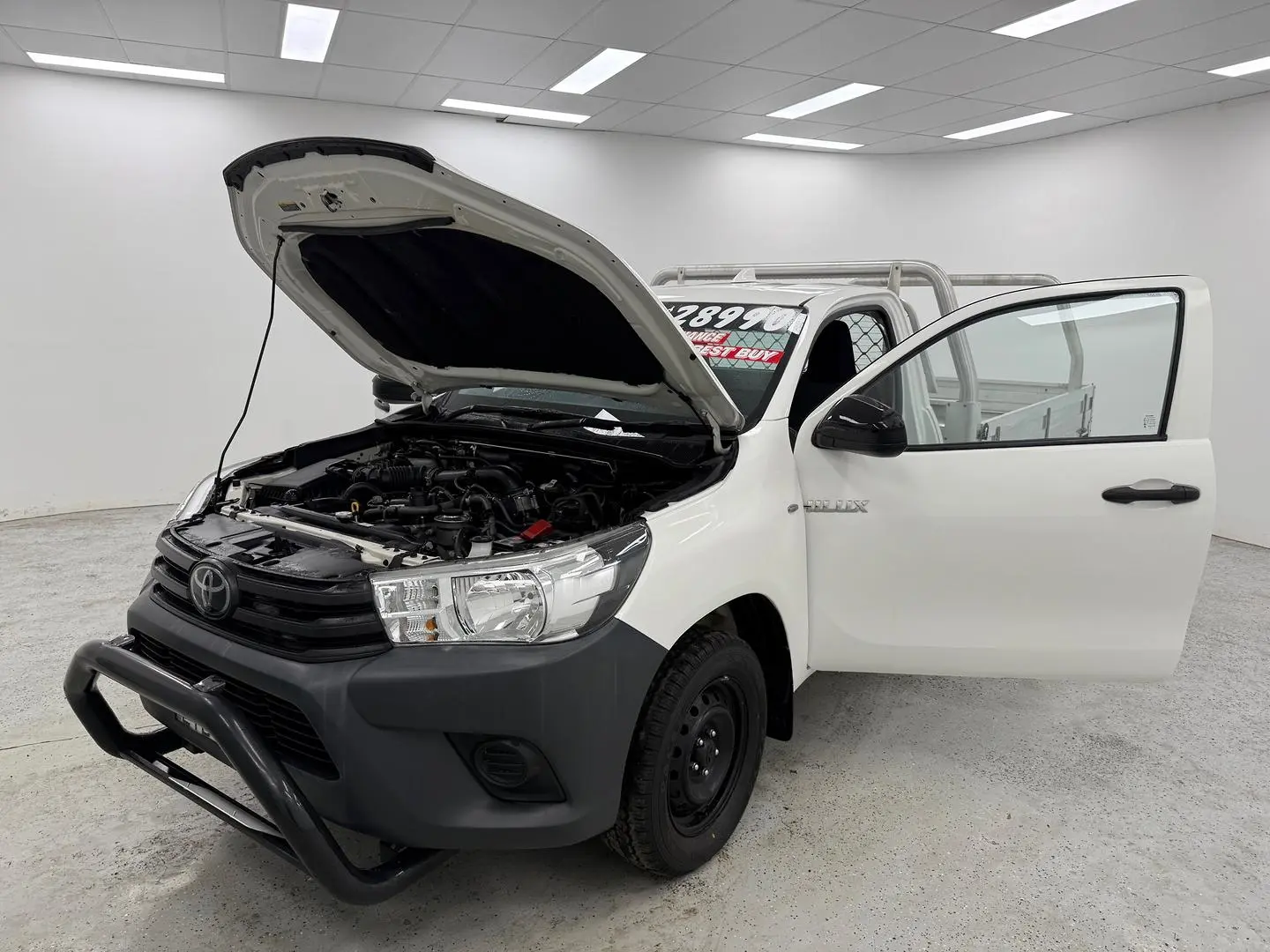 2022 Toyota Hilux Gallery Image 8