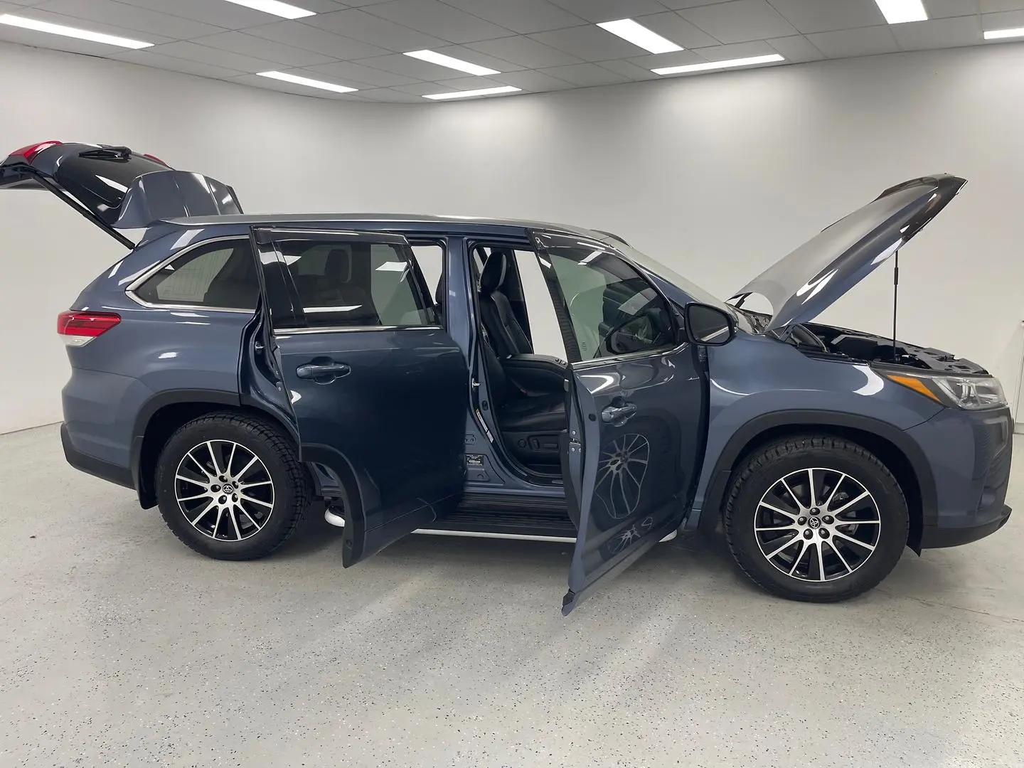 2019 Toyota Kluger Gallery Image 9