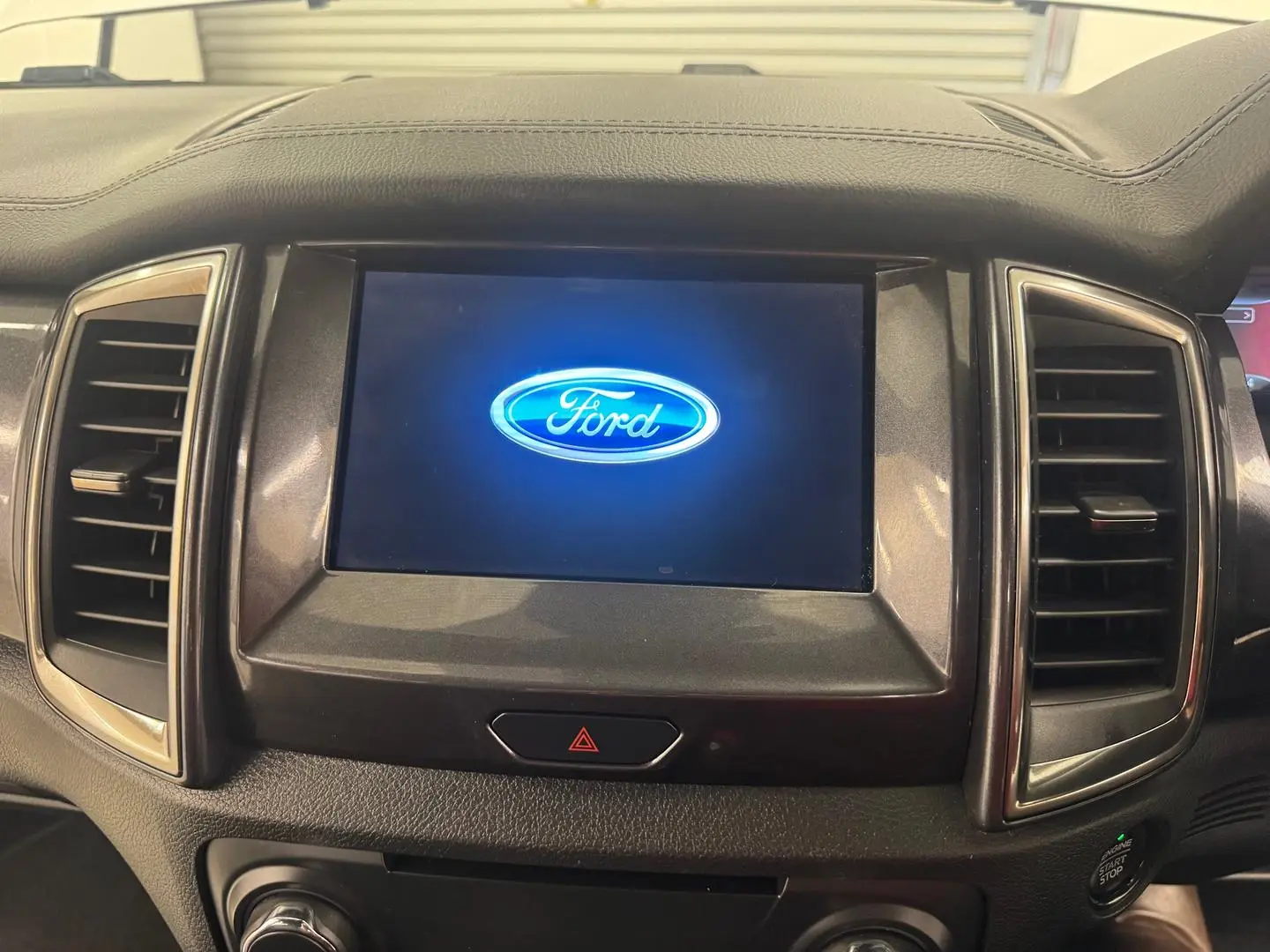 2021 Ford Everest Gallery Image 21