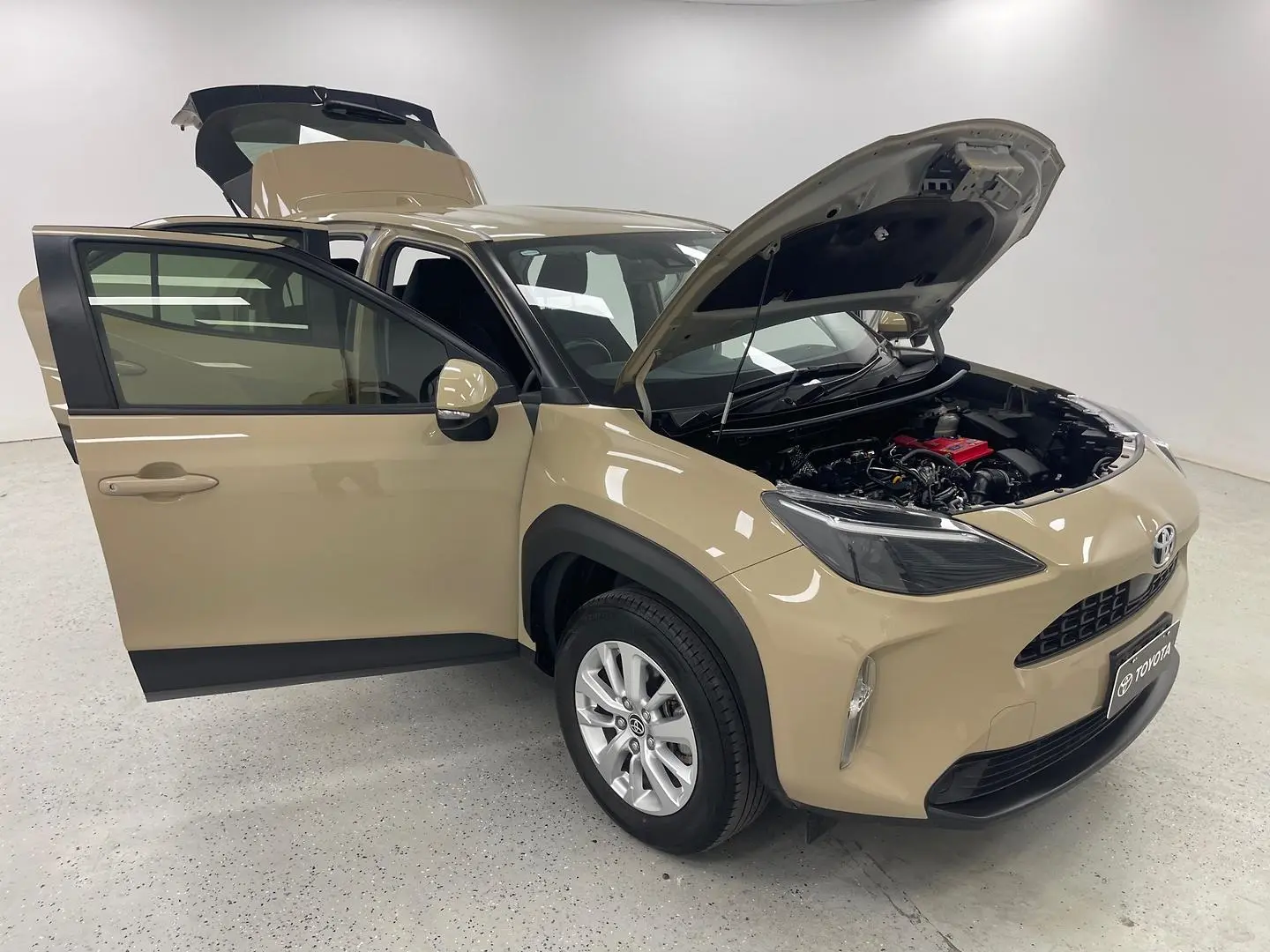 2022 Toyota Yaris Cross Gallery Image 8