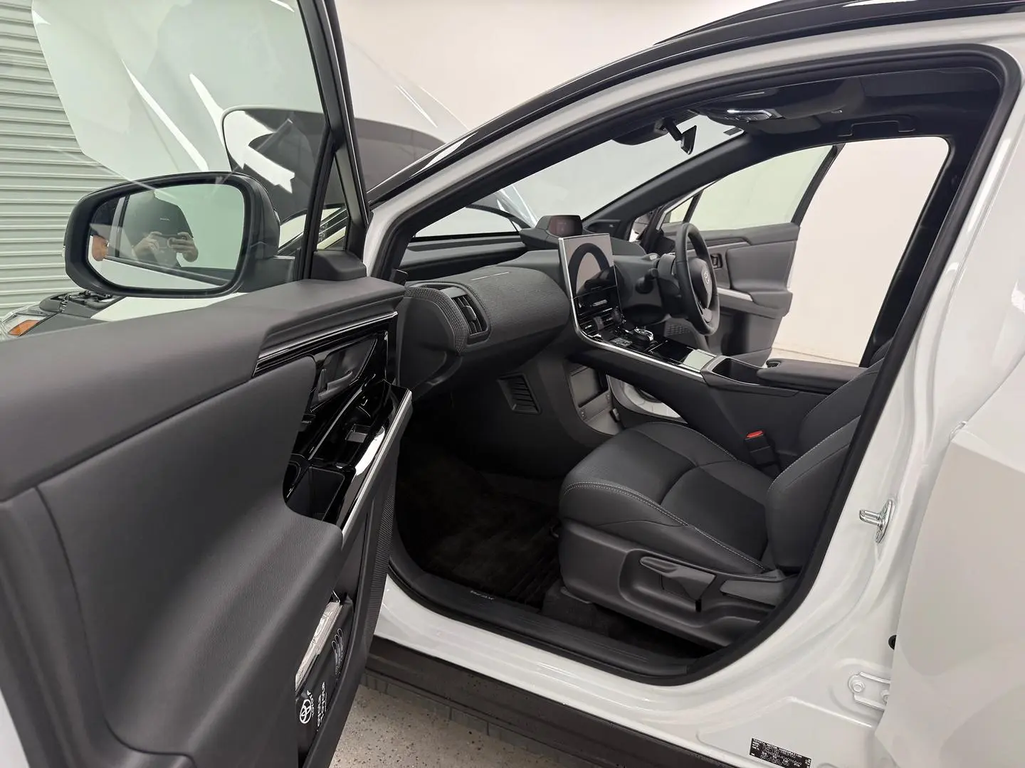 2025 Toyota bZ4X Gallery Image 10