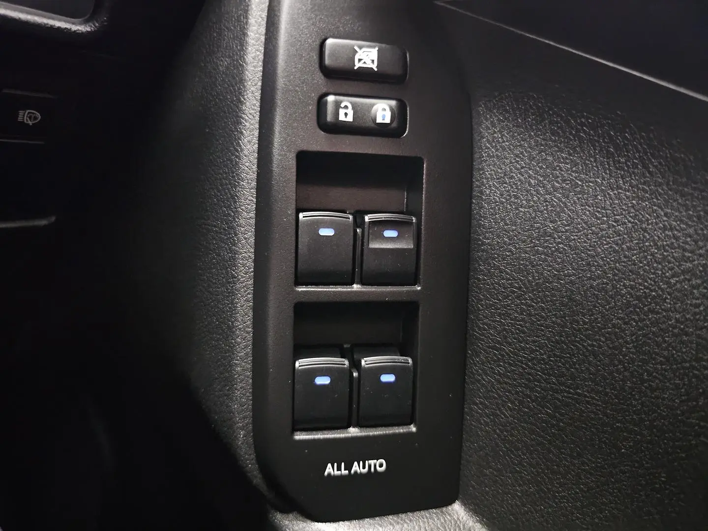 2021 Toyota Landcruiser Prado Gallery Image 41