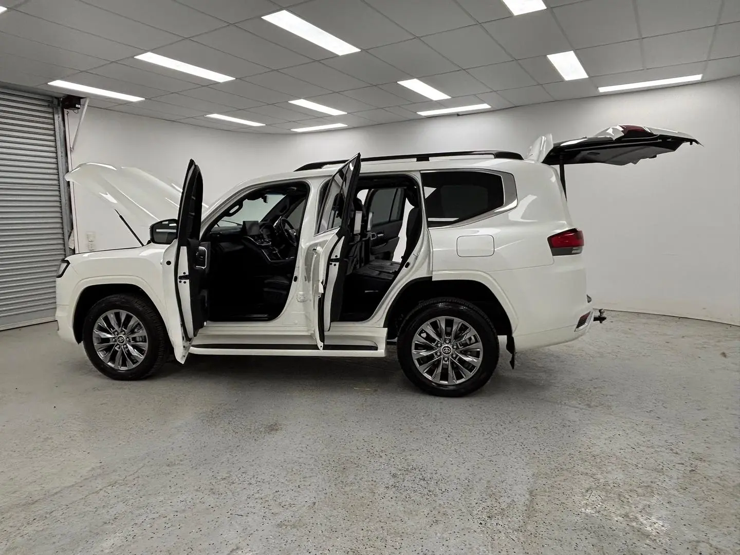 2022 Toyota Landcruiser Gallery Image 13