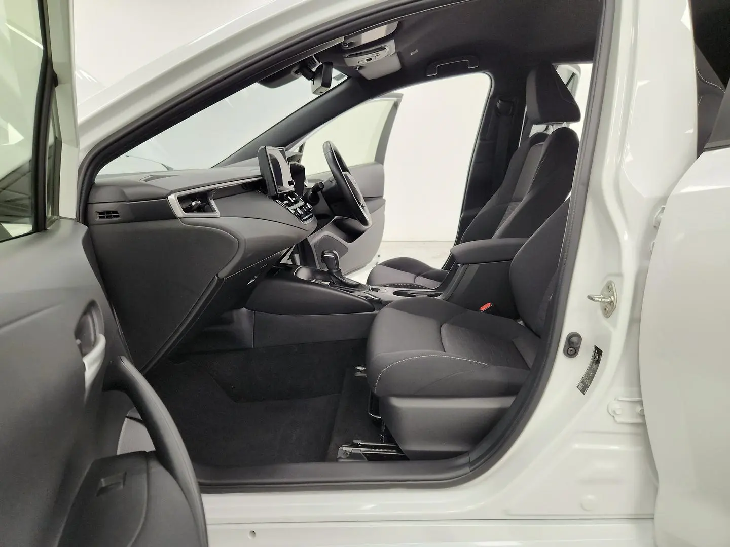 2023 Toyota Corolla Gallery Image 18