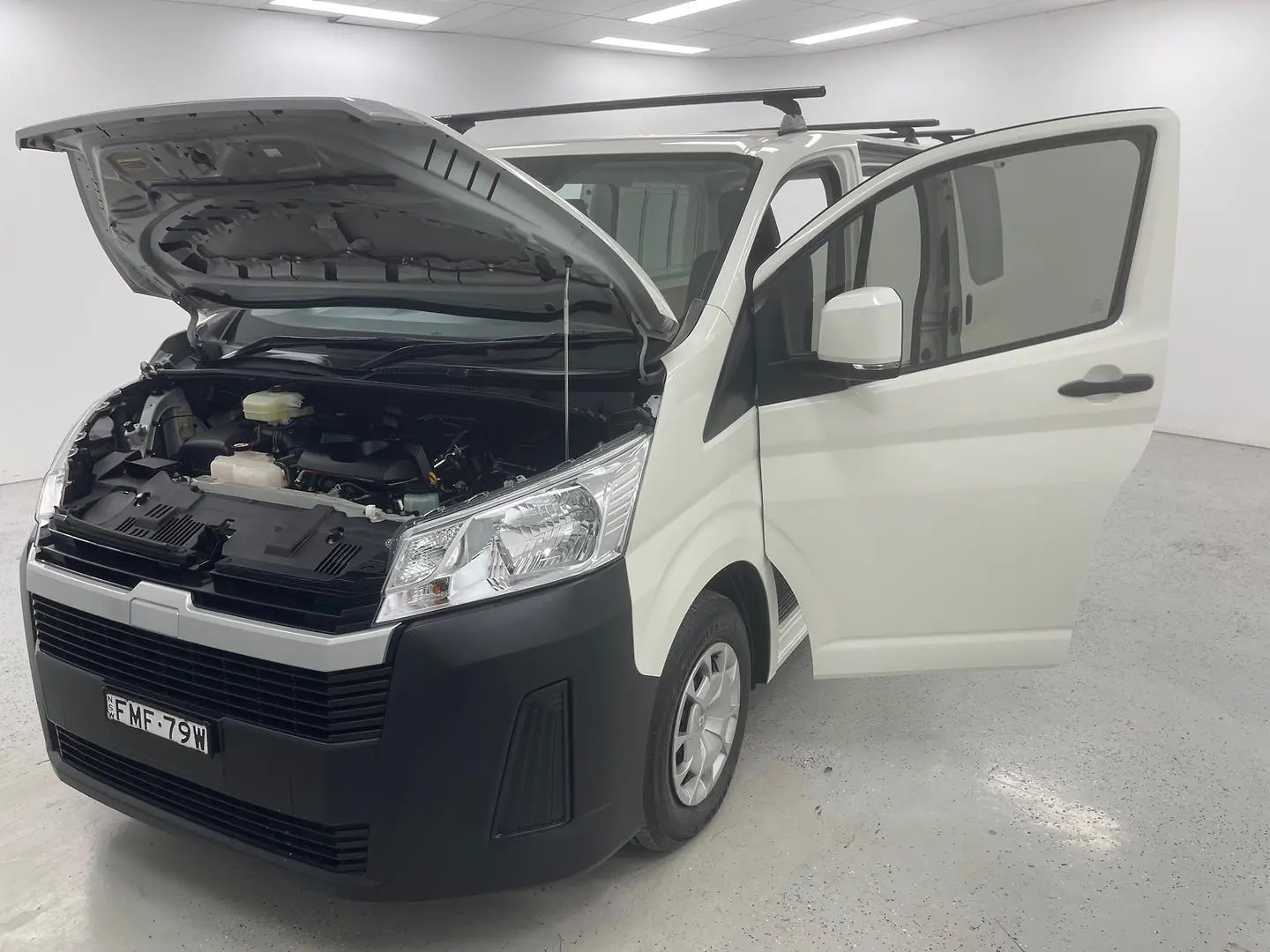 2020 Toyota Hiace Gallery Image 13
