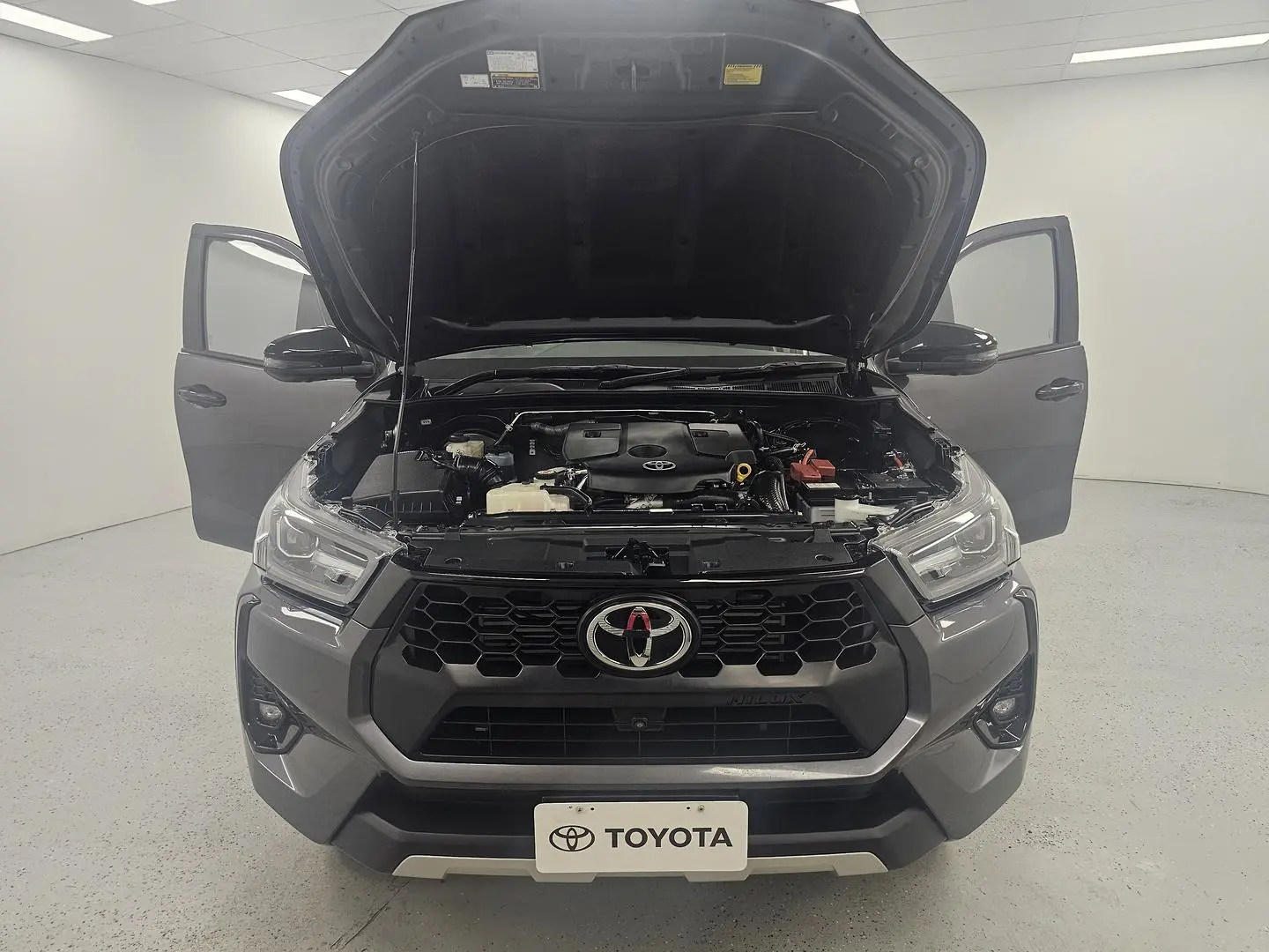 2024 Toyota Hilux Gallery Image 25
