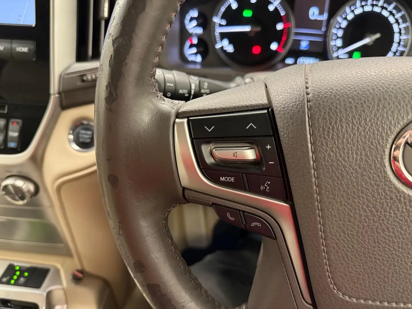 2018 Toyota Landcruiser Gallery Image 38