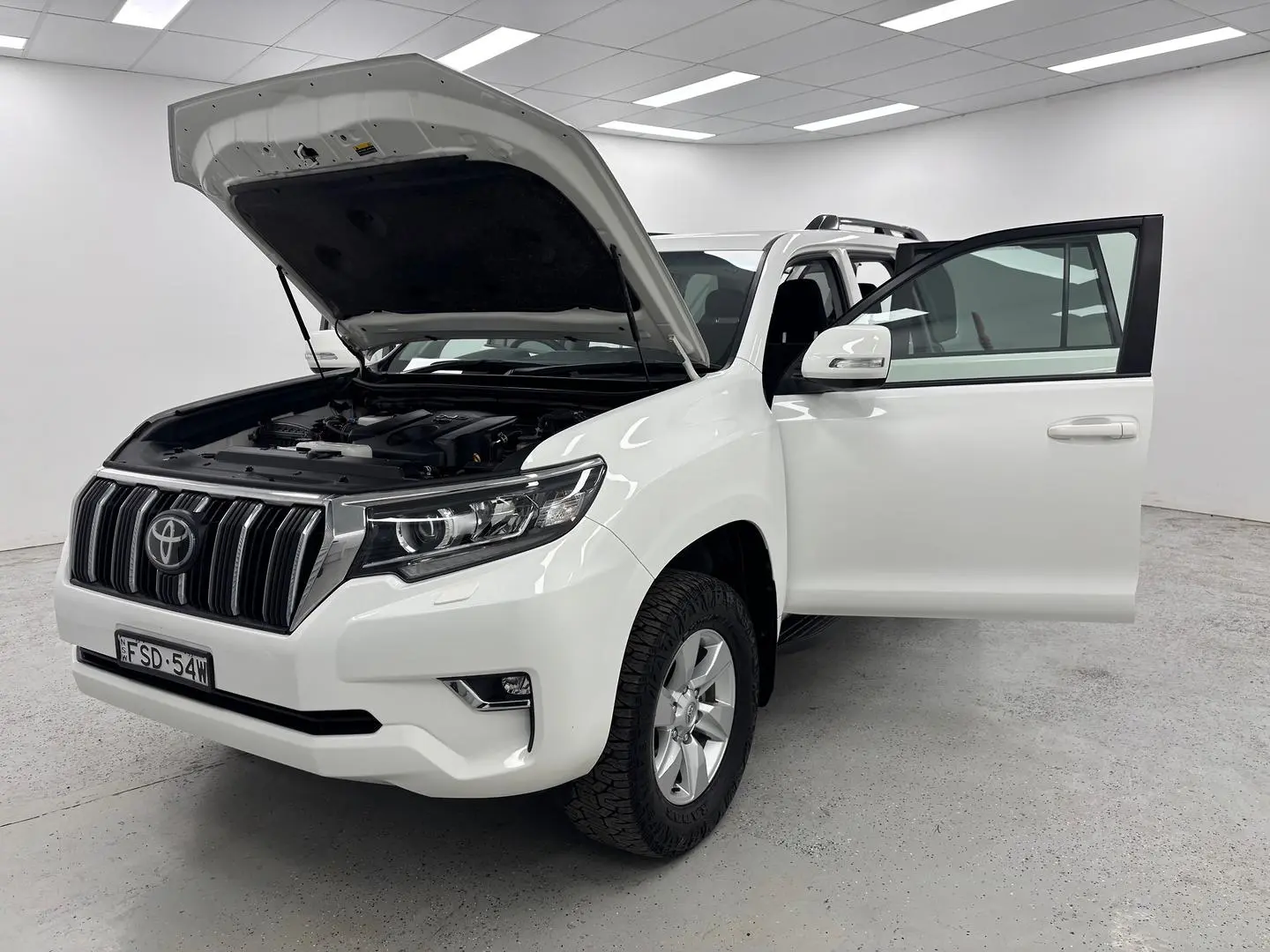 2023 Toyota Landcruiser Prado Gallery Image 16