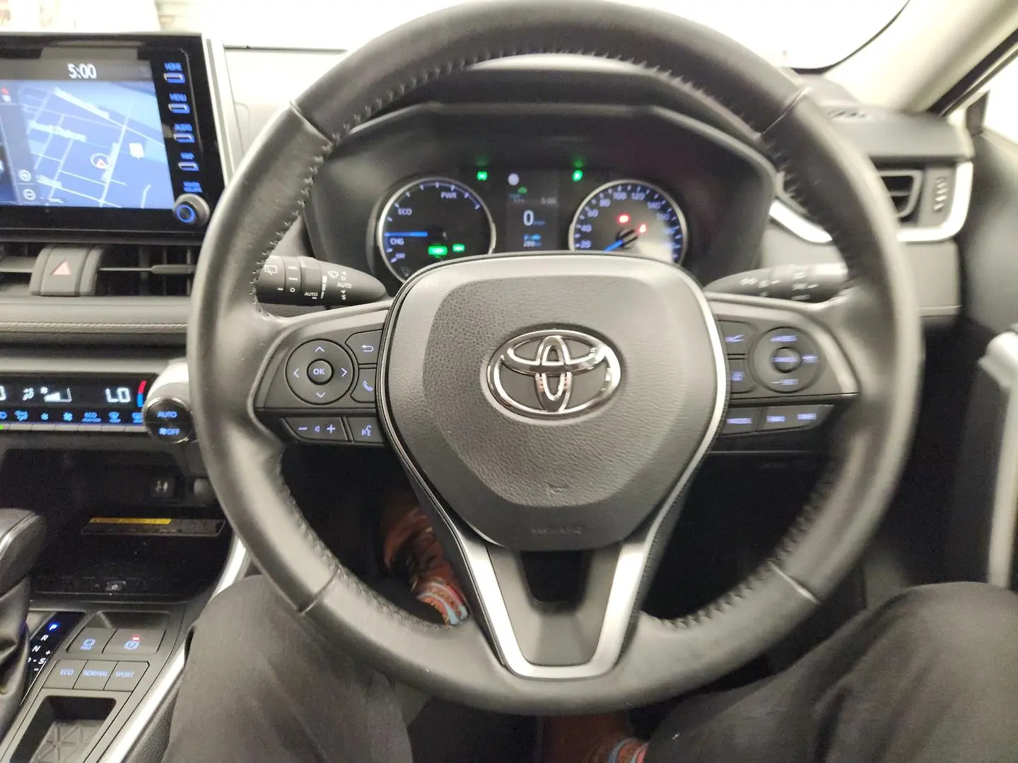 2019 Toyota RAV4 Gallery Image 24