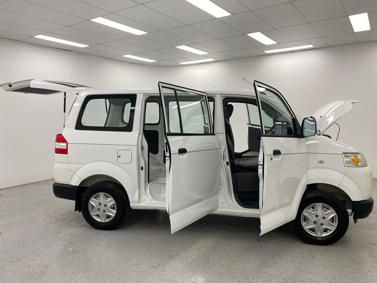 2008 Suzuki Apv Gallery Image 10