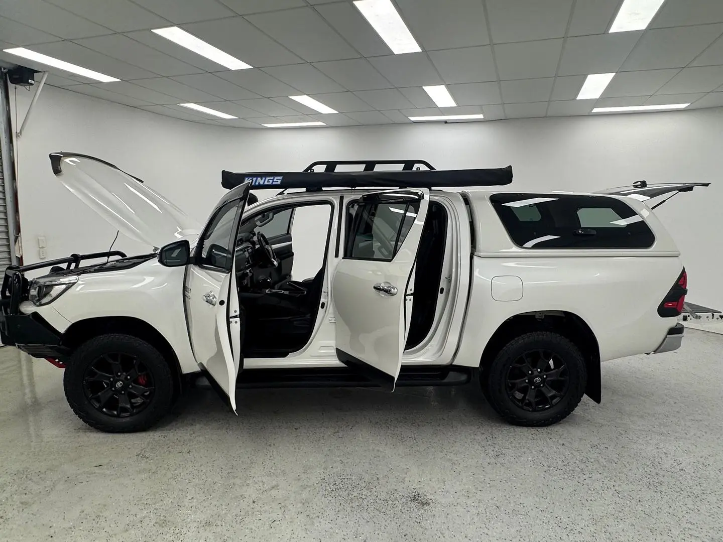 2018 Toyota Hilux Gallery Image 12
