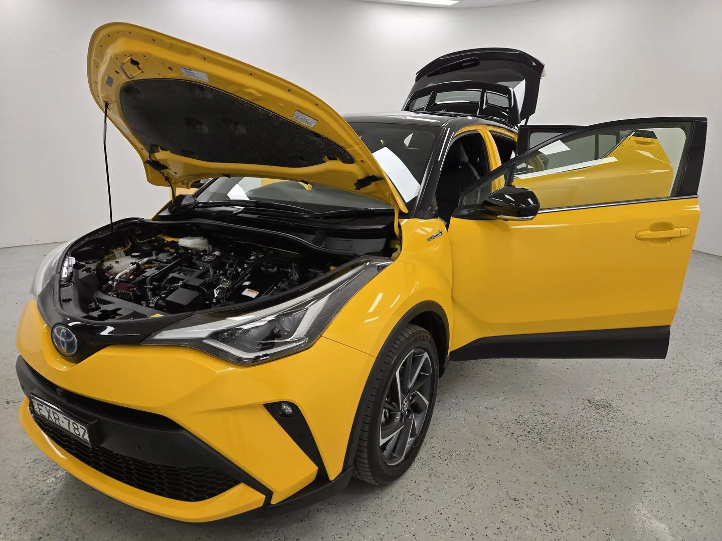 2022 Toyota C-HR Gallery Image 14
