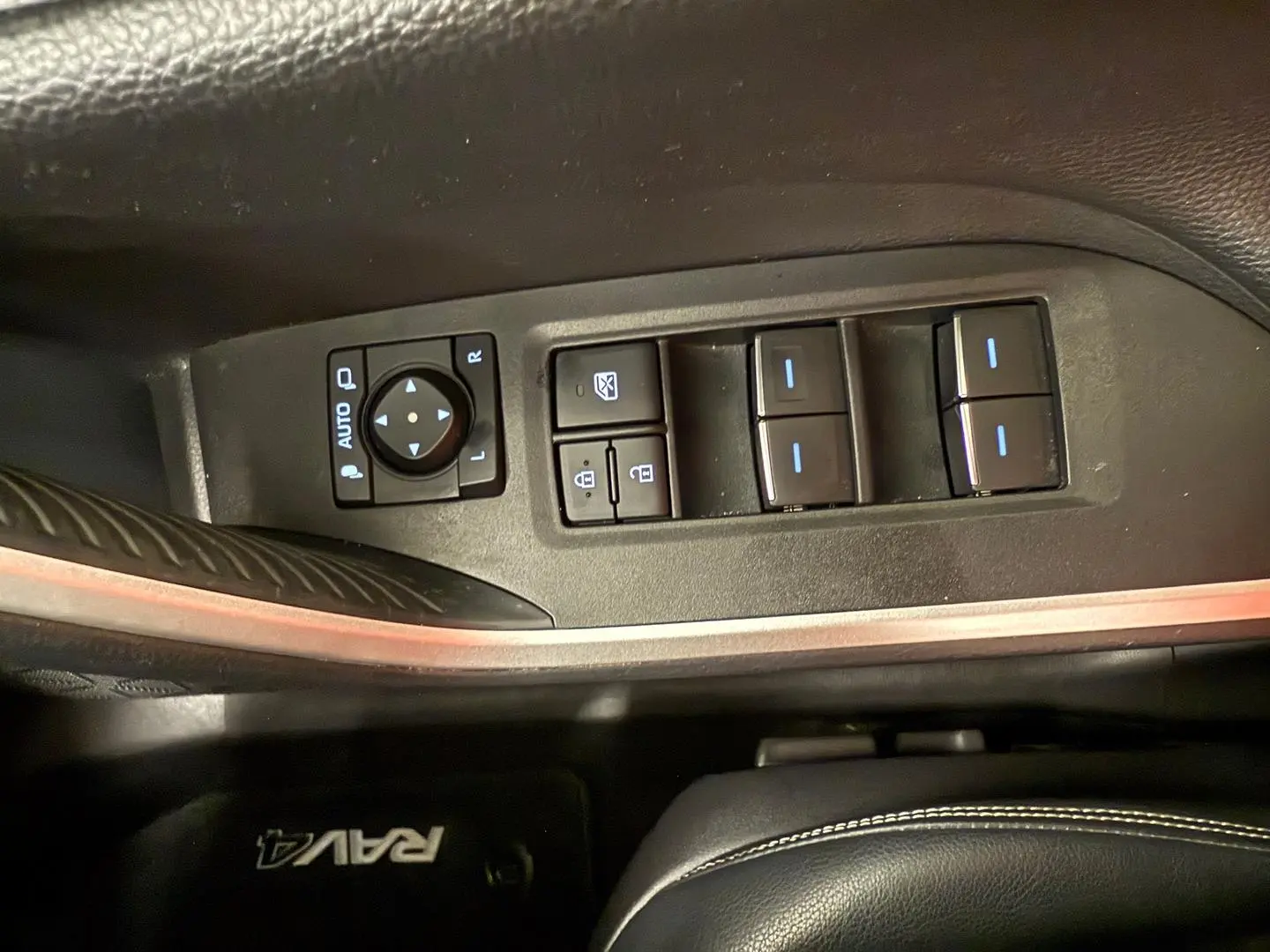 2023 Toyota RAV4 Gallery Image 32