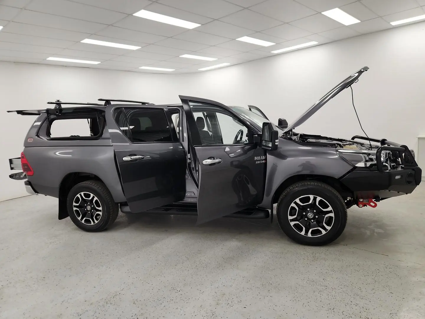 2022 Toyota Hilux Gallery Image 9