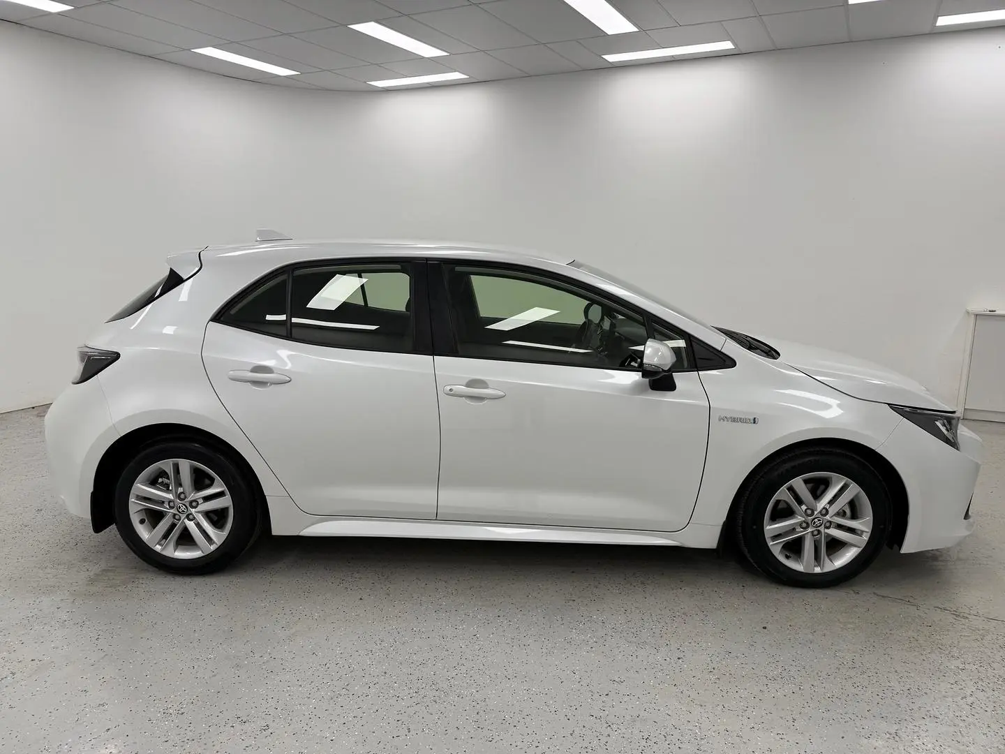 2022 Toyota Corolla Gallery Image 2
