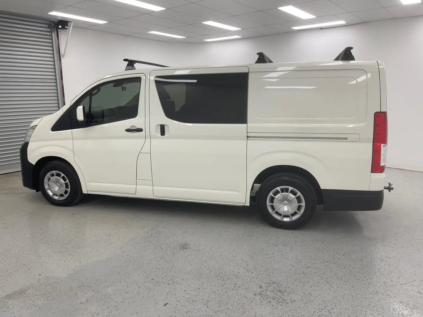 2020 Toyota Hiace Gallery Image 6