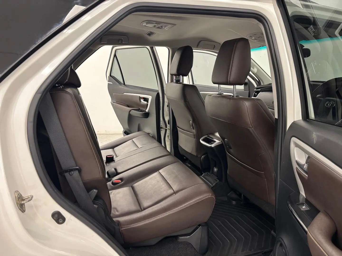 2018 Toyota Fortuner Gallery Image 21