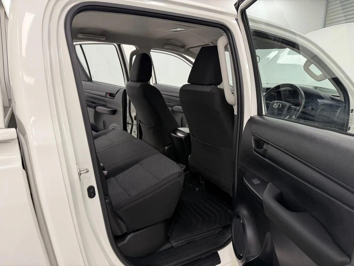 2018 Toyota Hilux Gallery Image 18